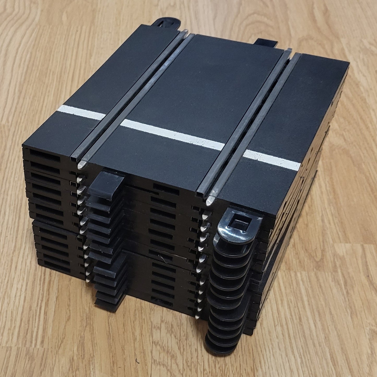 Scalextric Sport 1:32 Track - C8207 Short / Half Straights x 10 + Start Line #A