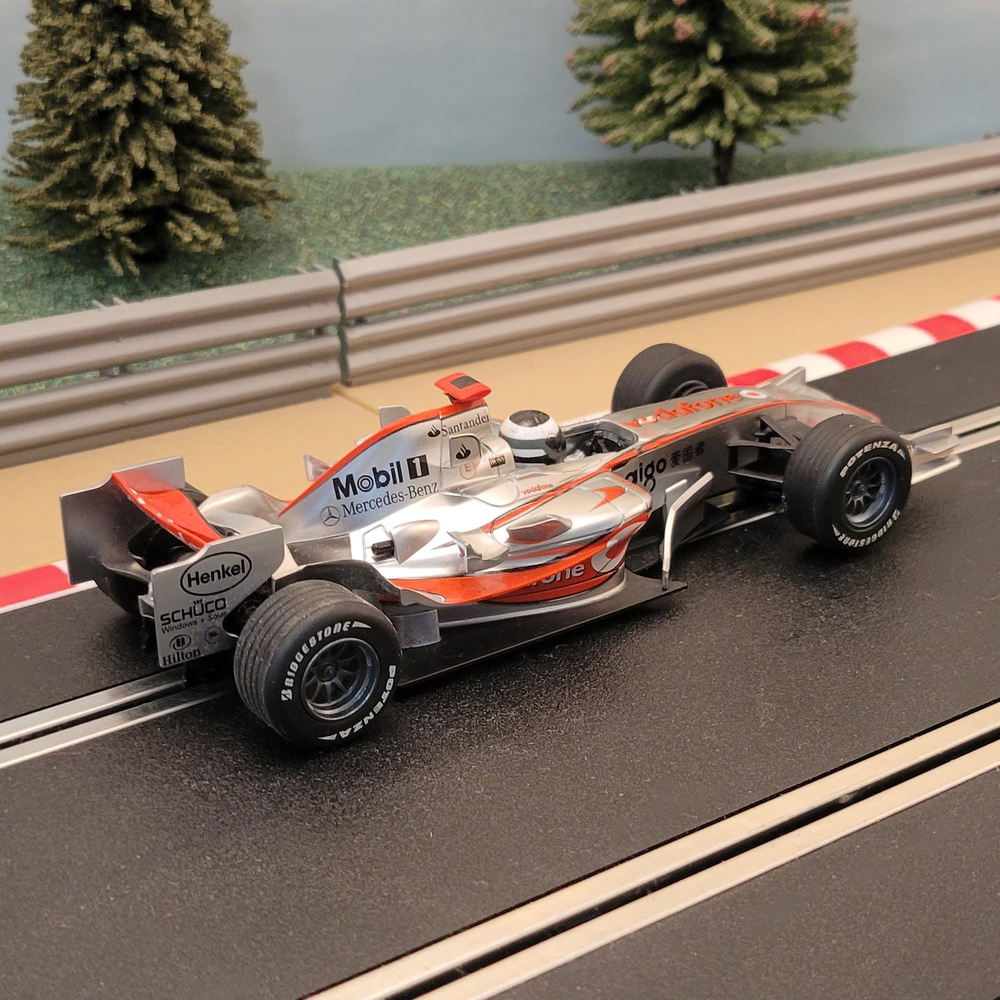 Scalextric 1:32 Digital Car - C2806D F1 Vodafone MP4-21 F Alonso #1 #MR