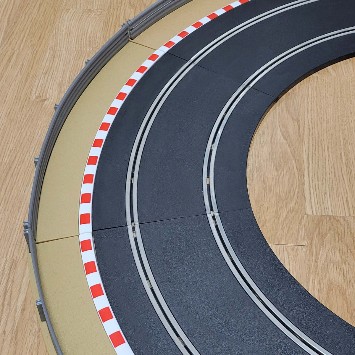 Scalextric Sport 1:32 Track Set - Layout With Bridge AS17
