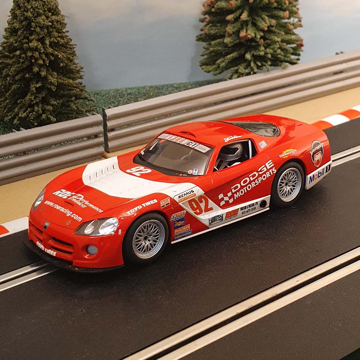 Scalextric 1:32 Digital Car - C2691D Red Dodge Viper #92 *LIGHTS* #WMS