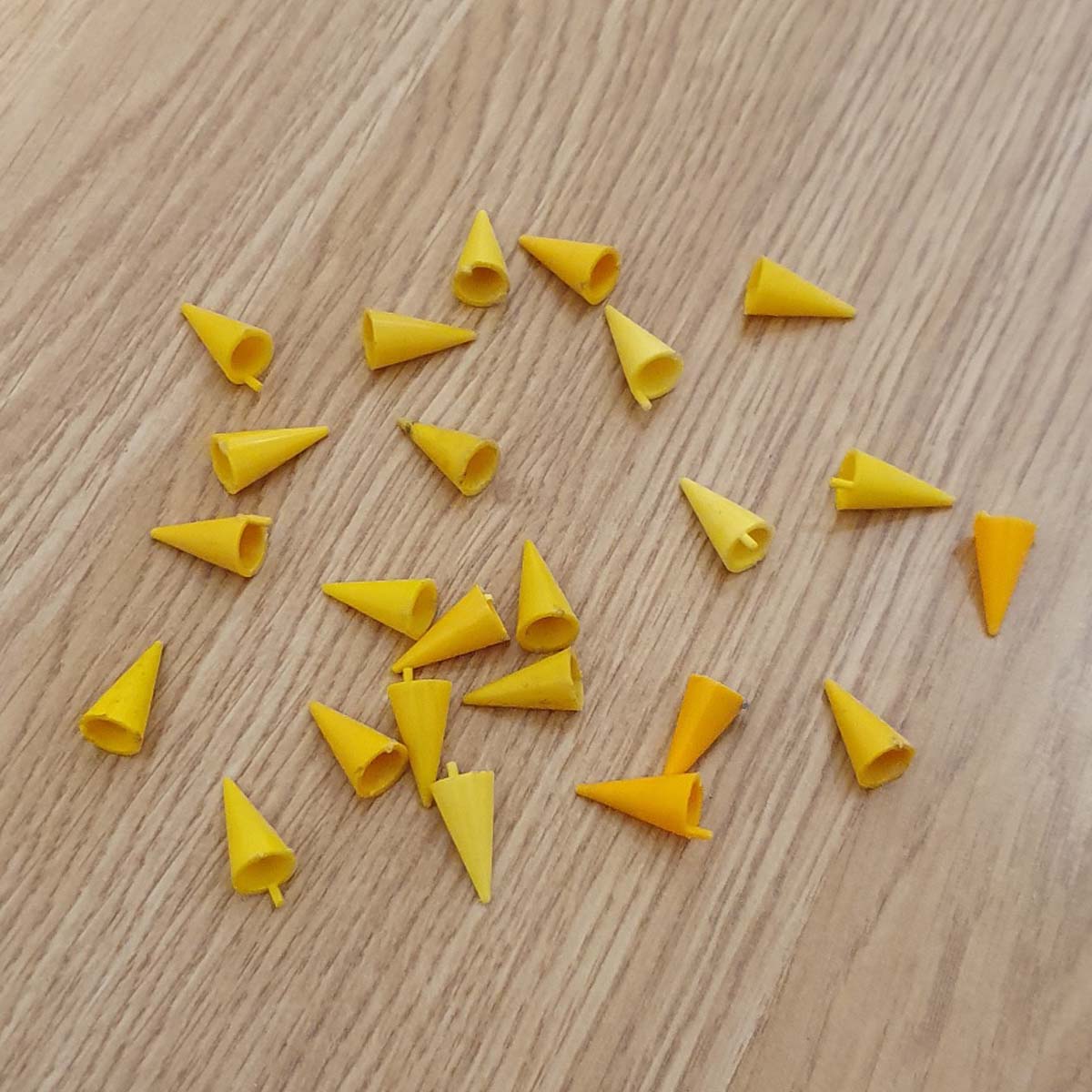 Scalextric 1:32 Cones A255 Obstacles - Yellow x 24 No Pins
