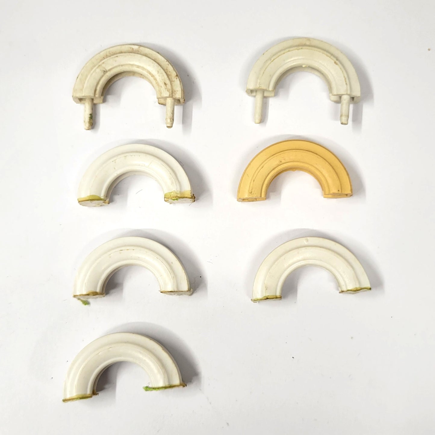 Scalextric Obstacles HALF TYRES for Goodwood Chicane C177 PT77 x 7