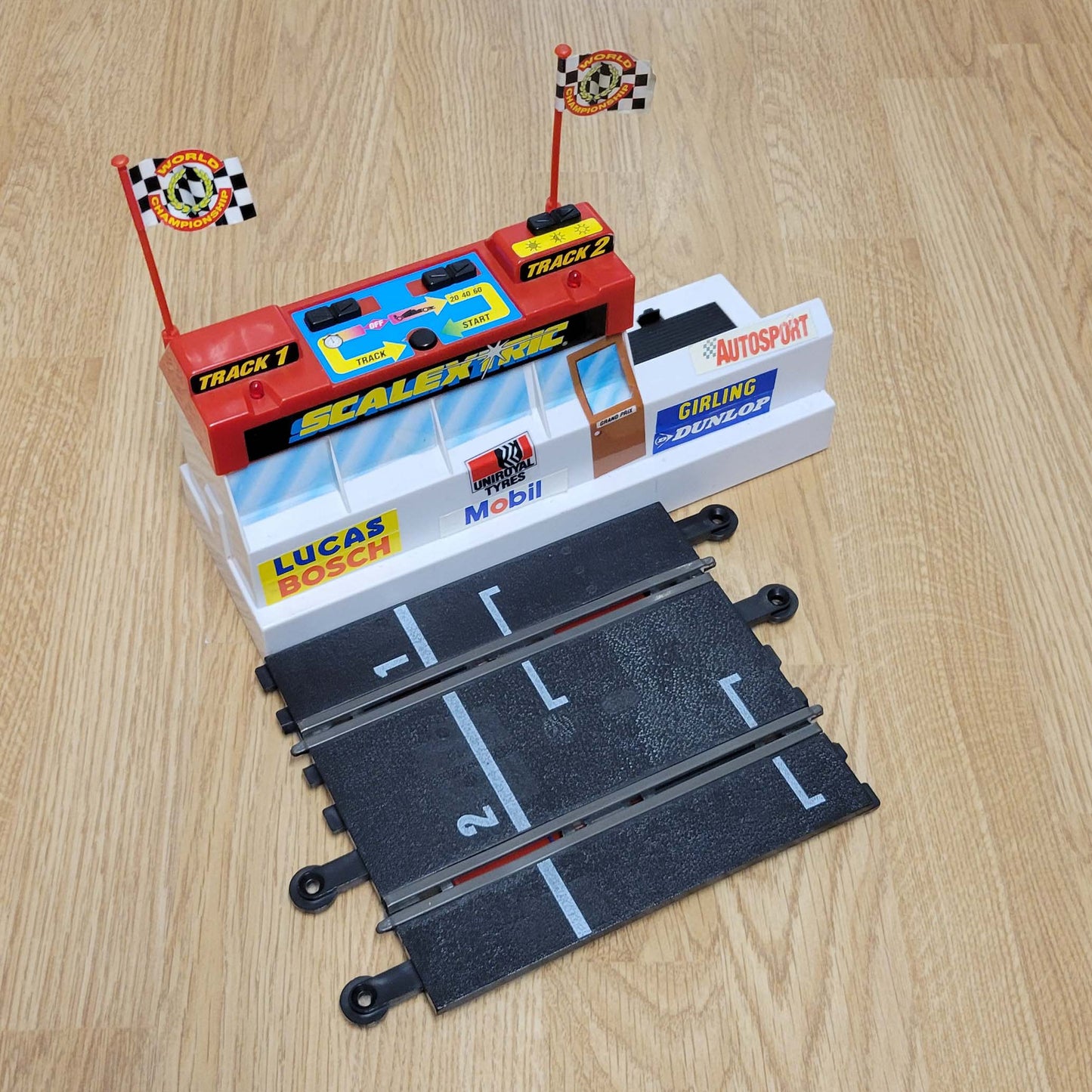 Scalextric 1:32 Building - C8002 Pole Position Sound Control Centre #A