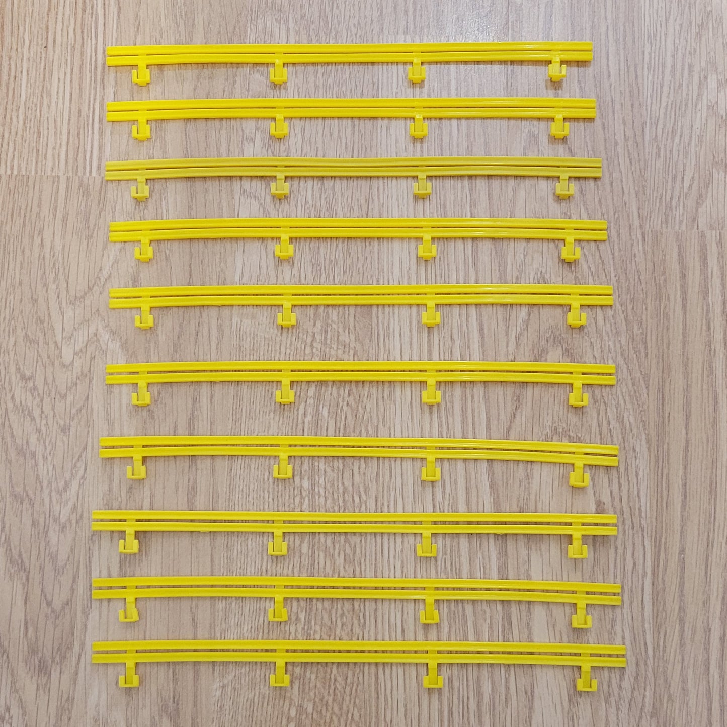 Micro Scalextric 1:64 Barriers G108 / L7559 - Yellow x 10