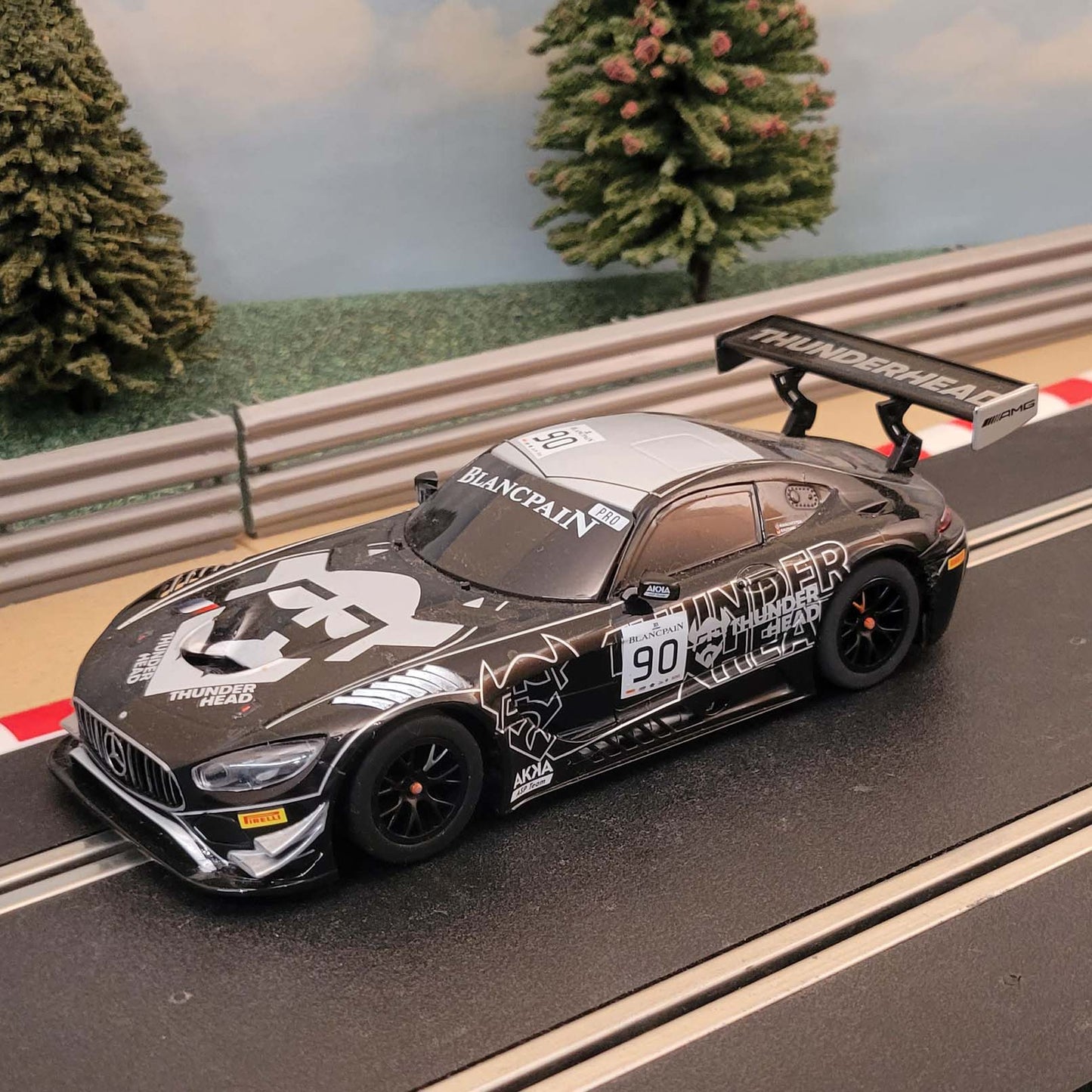 Scalextric 1:32 Car - Mercedes AMG GT3 Thunderhead RAM Racing *LIGHTS* #90 #W