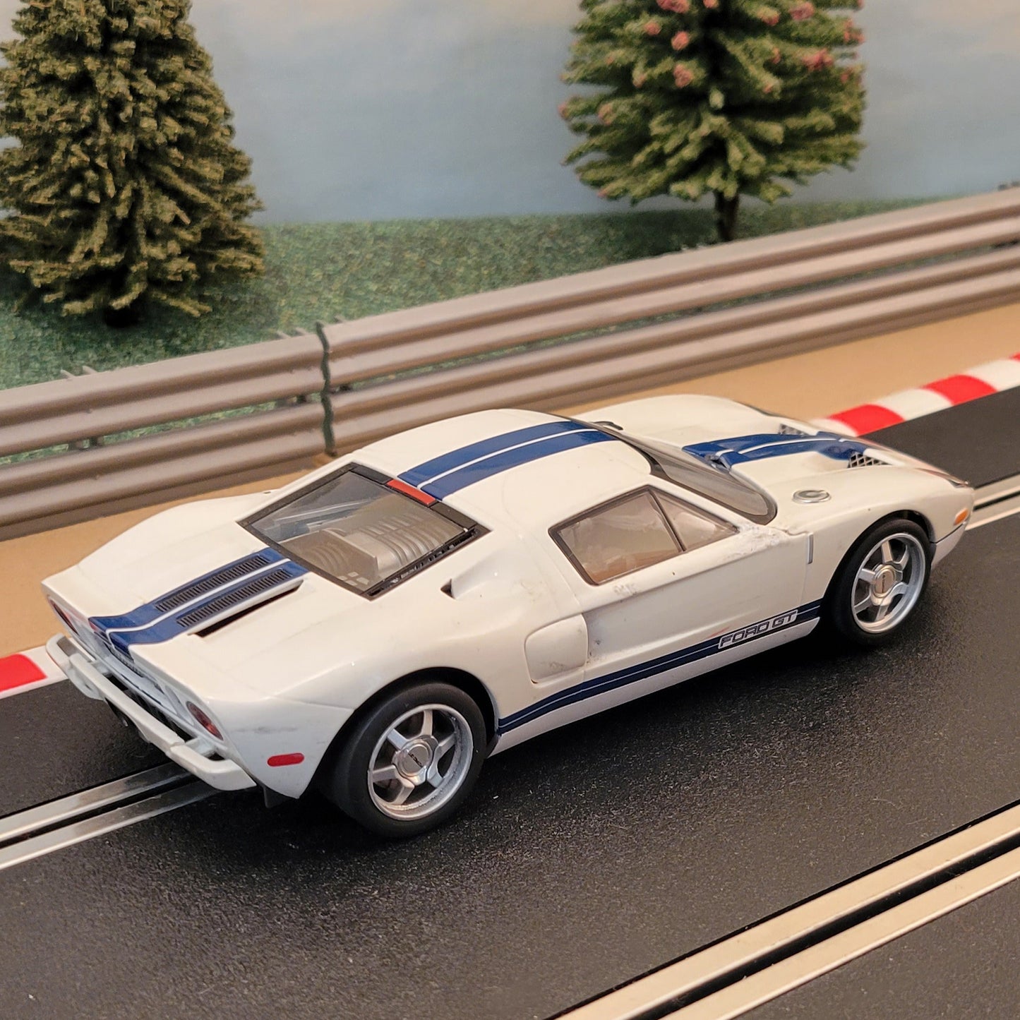 Coche Scalextric 1:32 - C2578A Le Mans 1966 Ford GT40 Blanco #59 *LUCES* #A