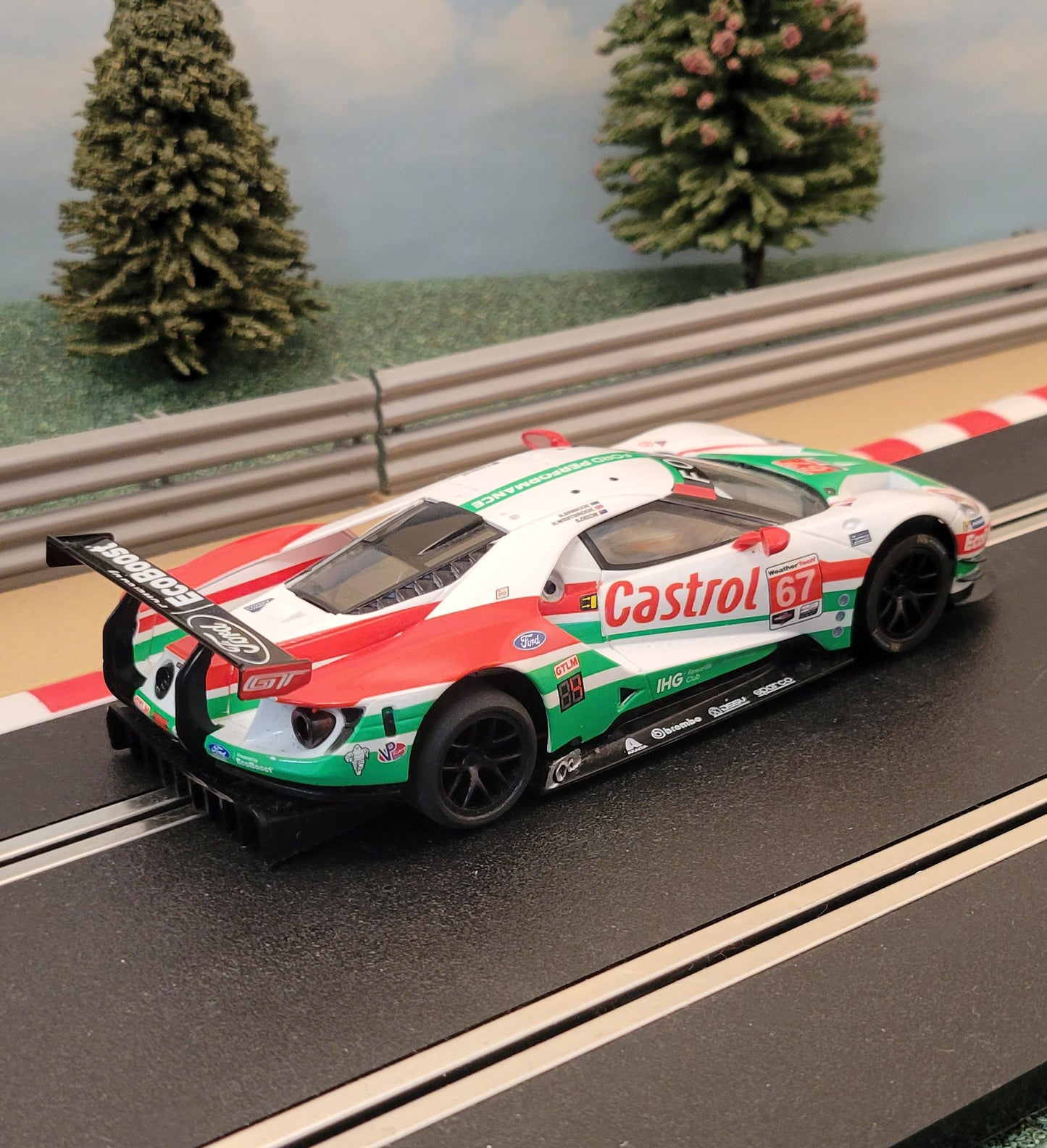 Scalextric 1:32 Car - Ford GT GTE Dayton 2019 #67 *LIGHTS* #S