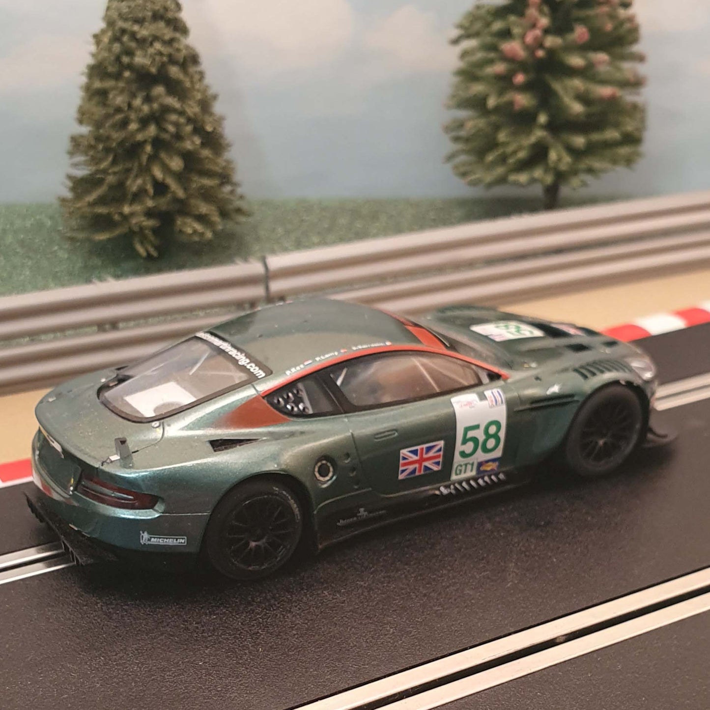Scalextric 1:32 Digital Car - C2758D Aston Martin DBR9 #58 *LIGHTS* #Z
