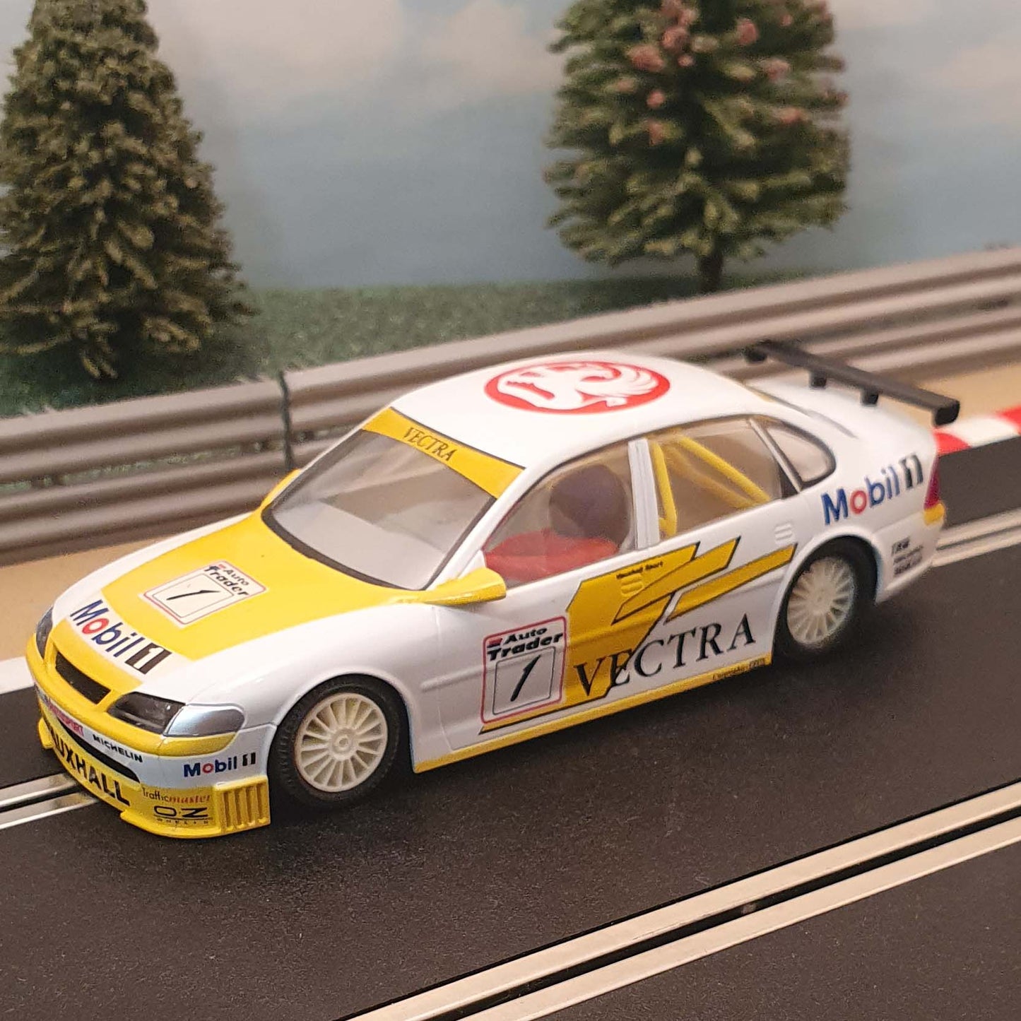 Scalextric 1:32 Car - C2006 Yellow & White Opel Vectra #1 *LIGHTS* #Ka