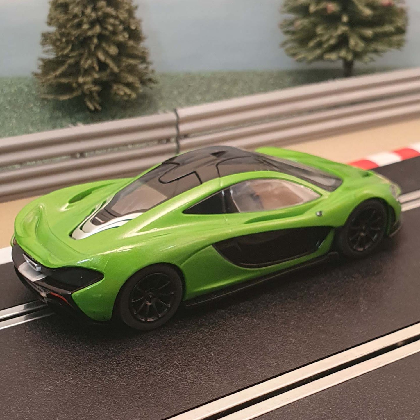 Scalextric 1:32 Car - C3756 Mantis Green McLaren *LIGHTS* P1 #M