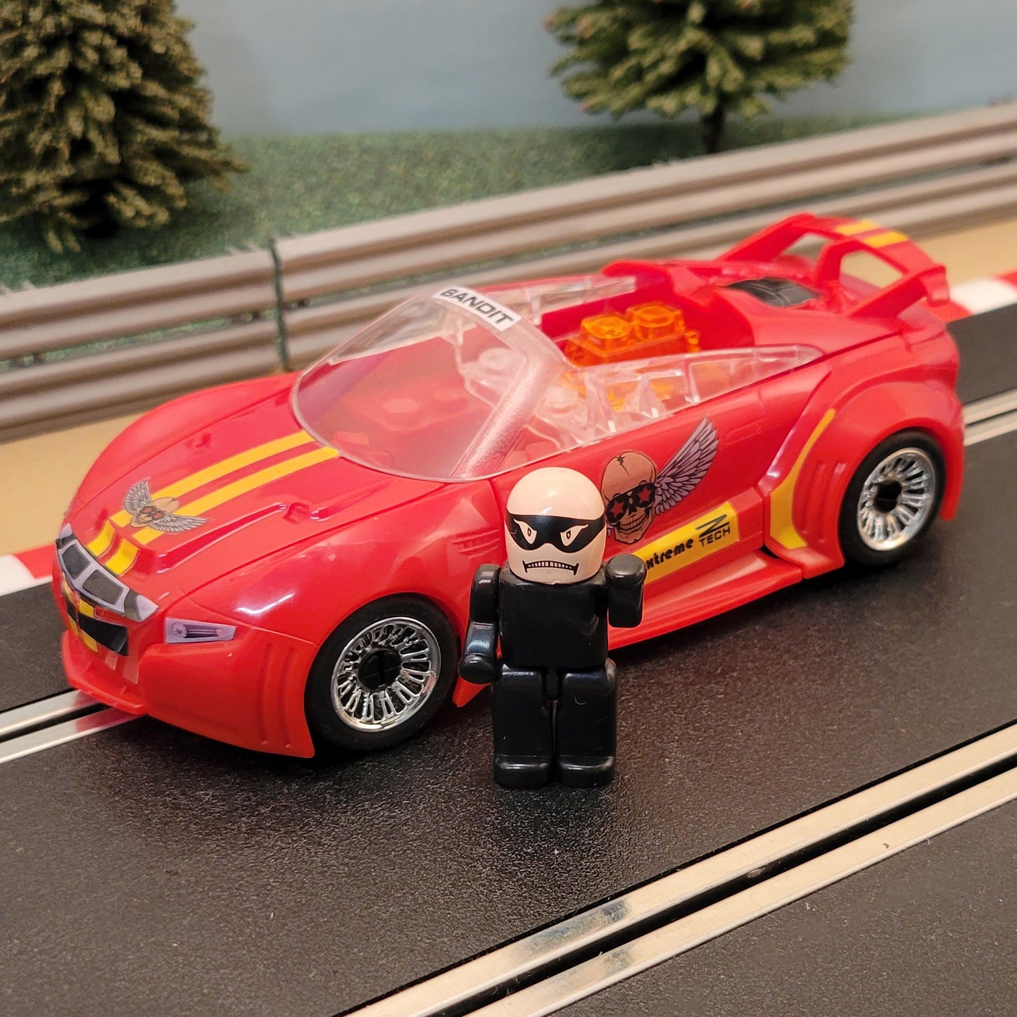 Scalextric 1:32 Drift Car - Quick Build Cops N Robbers Bandit Red Car