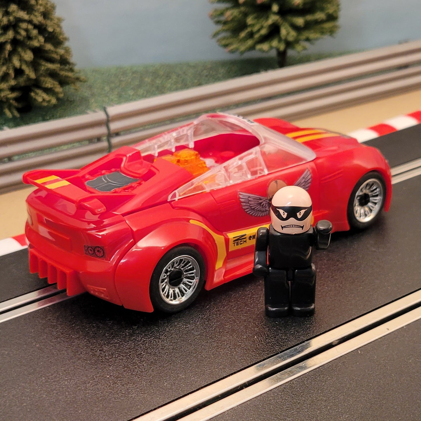 Scalextric 1:32 Drift Car - Quick Build Cops N Robbers Bandit Red Car