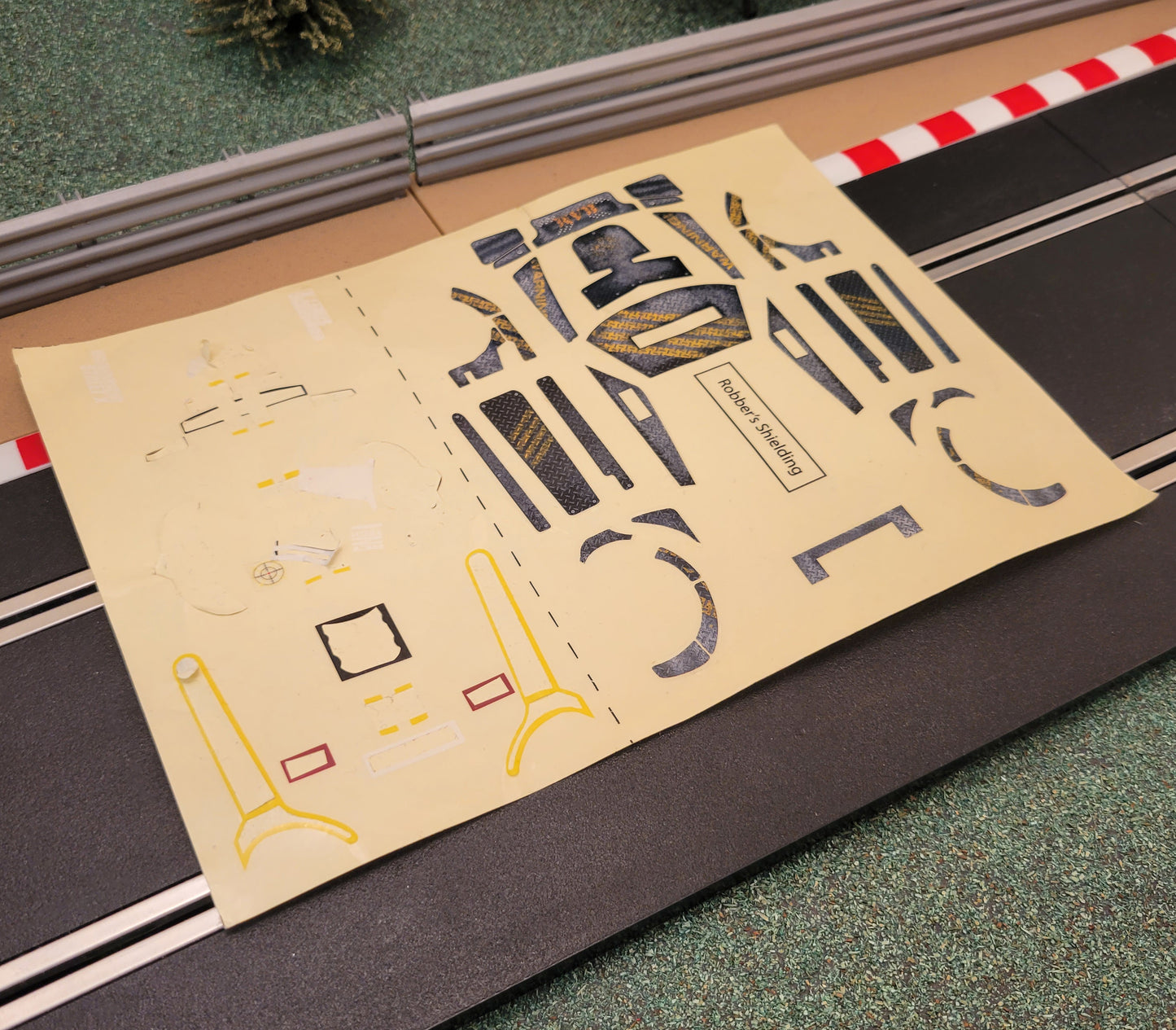 Scalextric 1:32 Drift Car - Quick Build Cops N Robbers Bandit Red Car