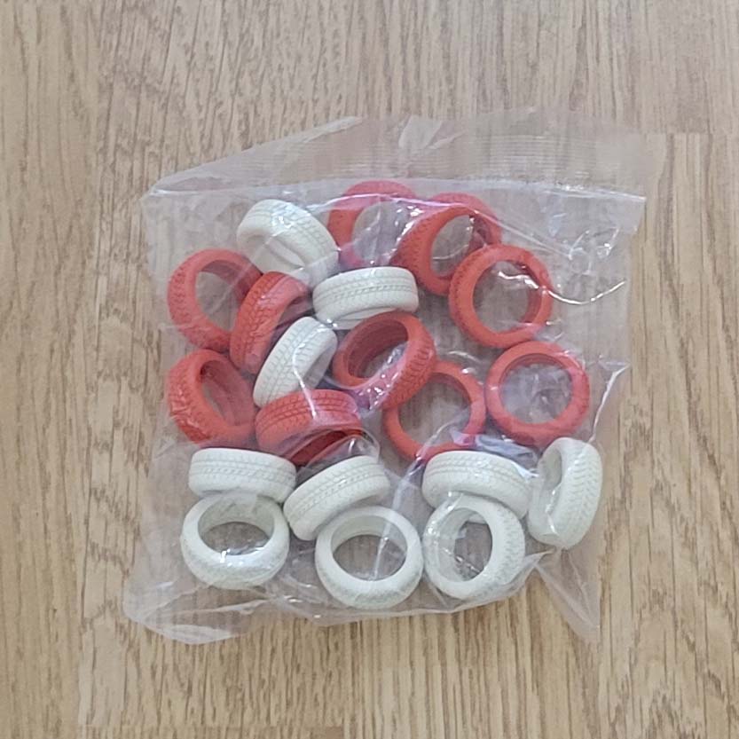 Neumáticos Scalextric originales rojos y blancos para Range Rover o Tire Wall