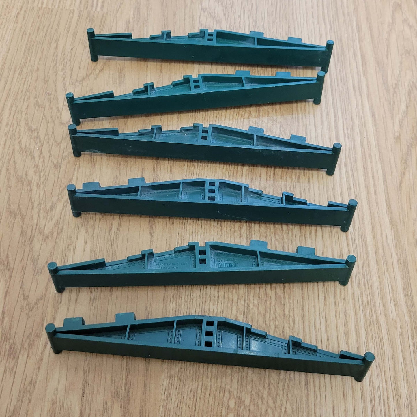 Scalextric 1:32 Tri-Ang Track - A/218 Verde Soportes Banking Trusses x 4