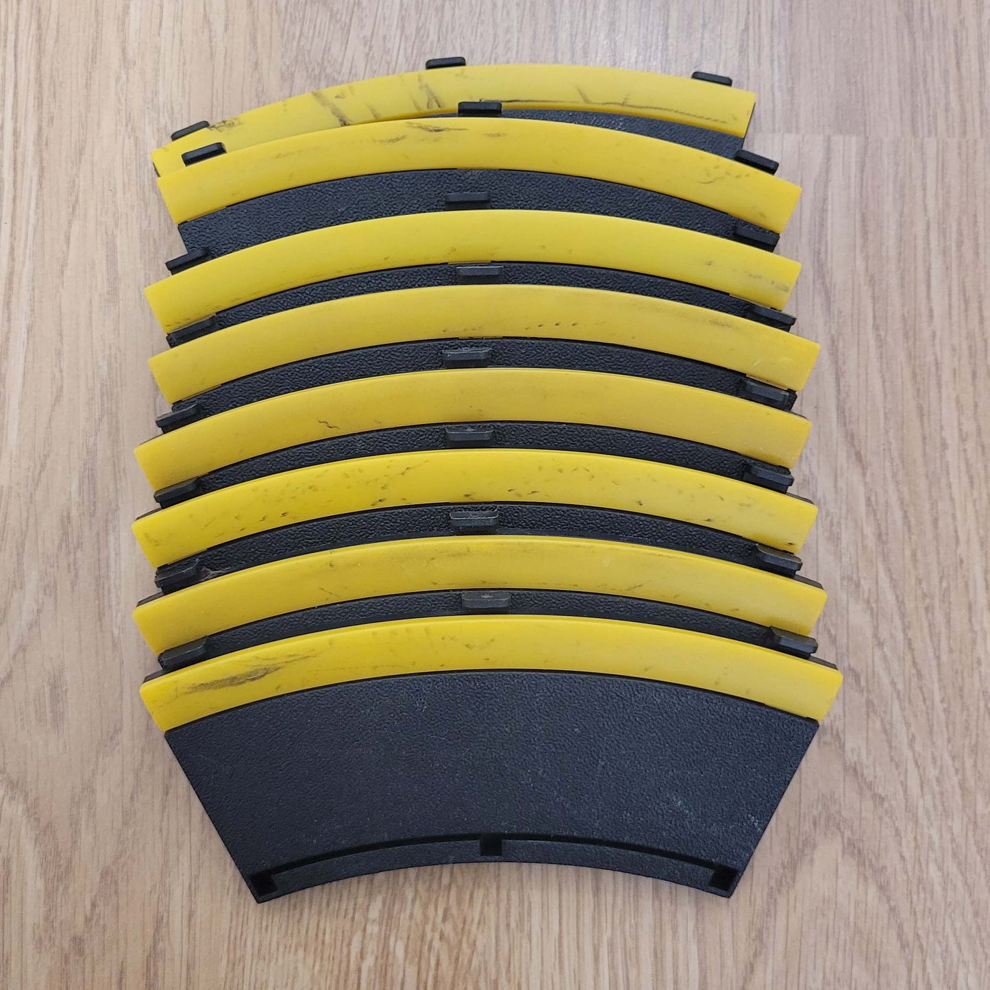 Scalextric Sport 1:32 Borders - Black & Yellow - Inner x 12 #A