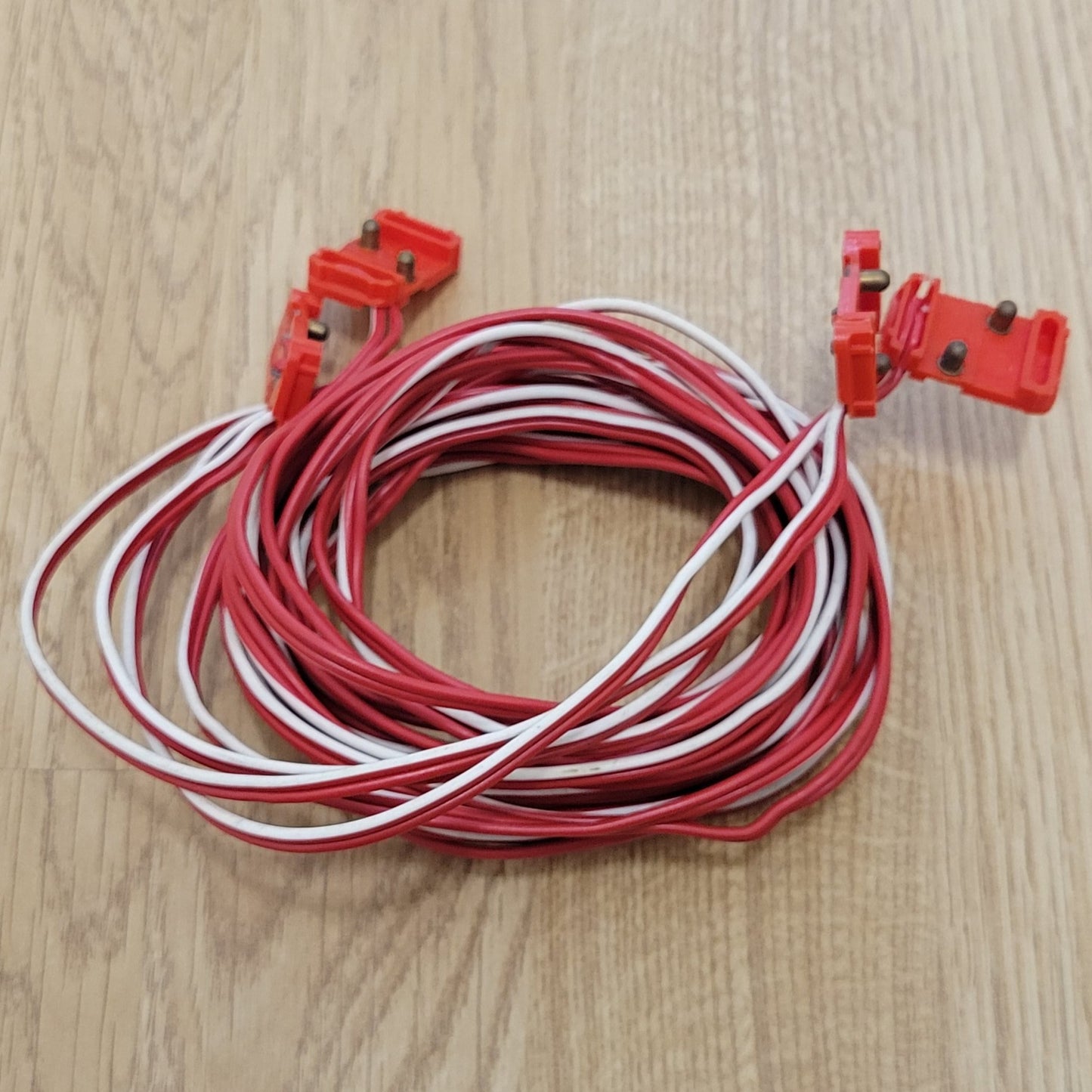 Scalextric A252 C252 Power Boost Cables Leads - Pair Red 3m
