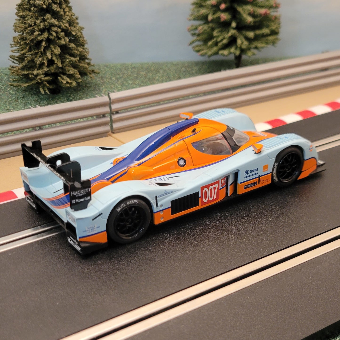 Coche Scalextric 1:32 - C3188 Lola Aston Martin LMP1 #007 *LUCES*