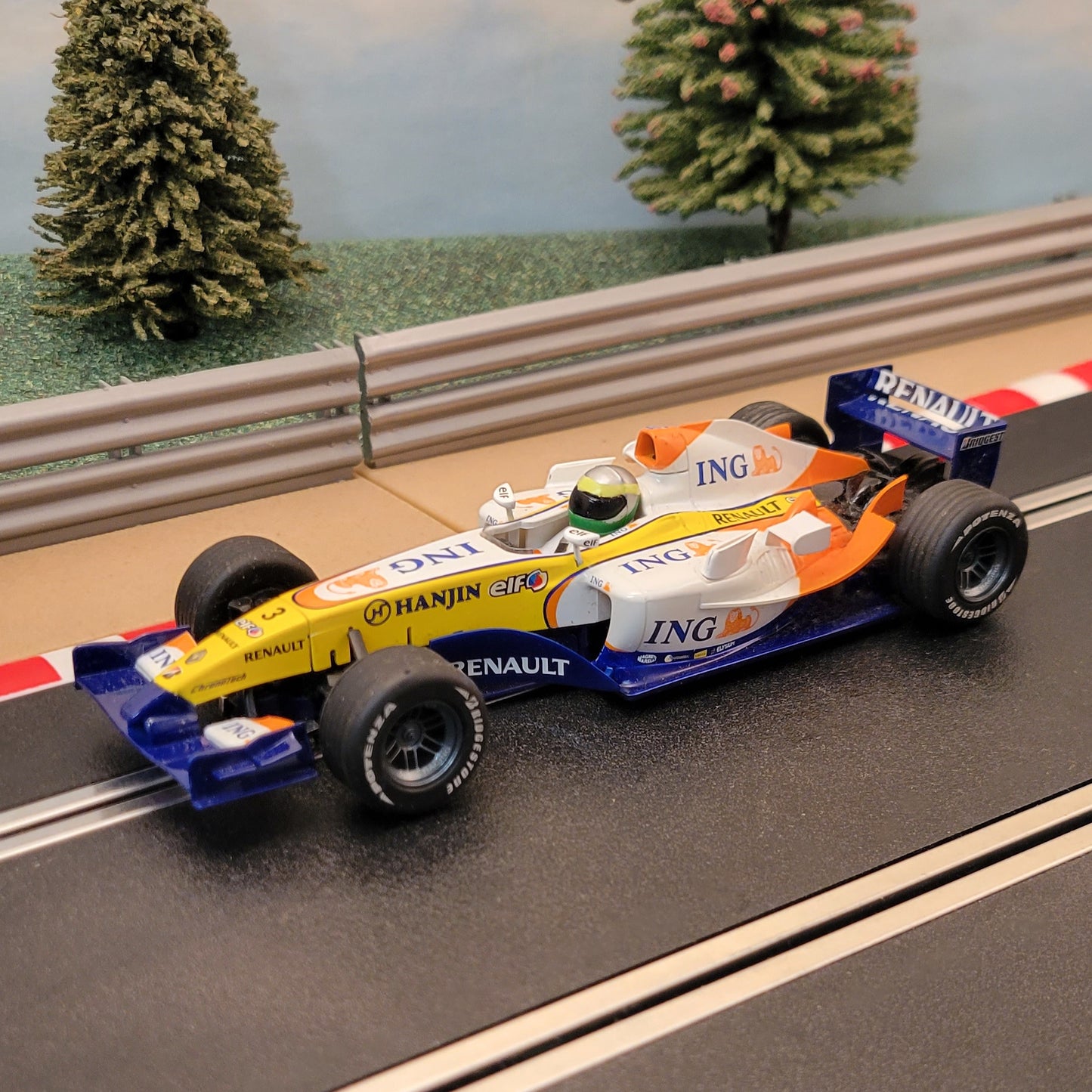 Scalextric 1:32 Digital Car - C2780D Renault F1 Team ING #3 #Q