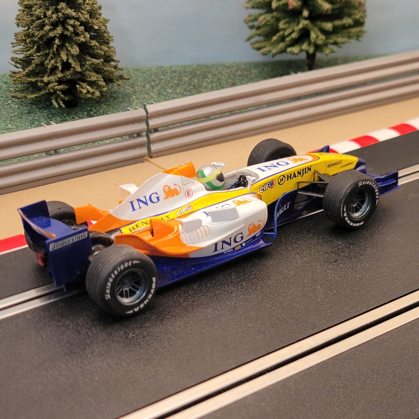 Scalextric 1:32 Digital Car - C2780D Renault F1 Team ING #3 #Q