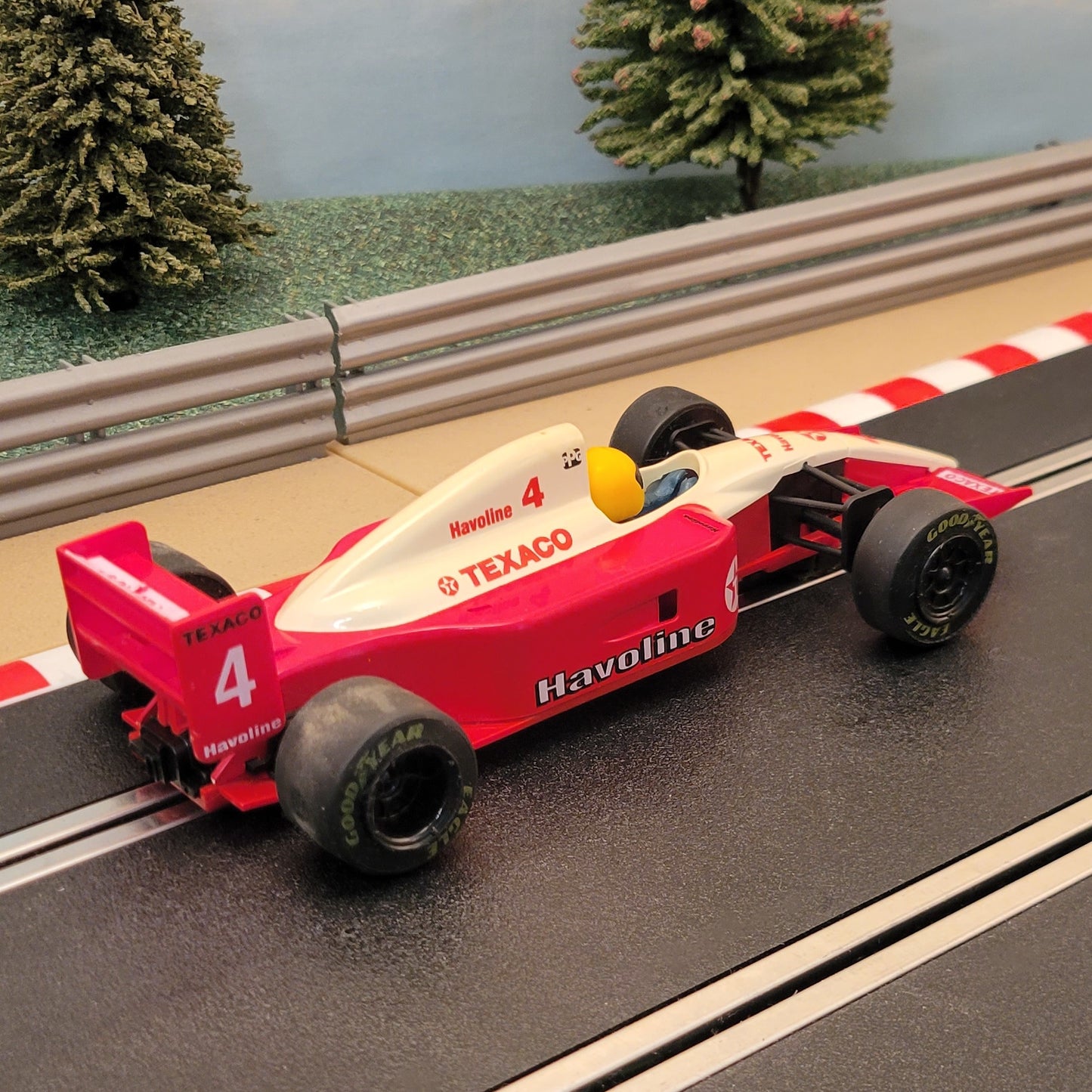 Scalextric 1:32 Car - C311 F1 Texaco 500 #4
