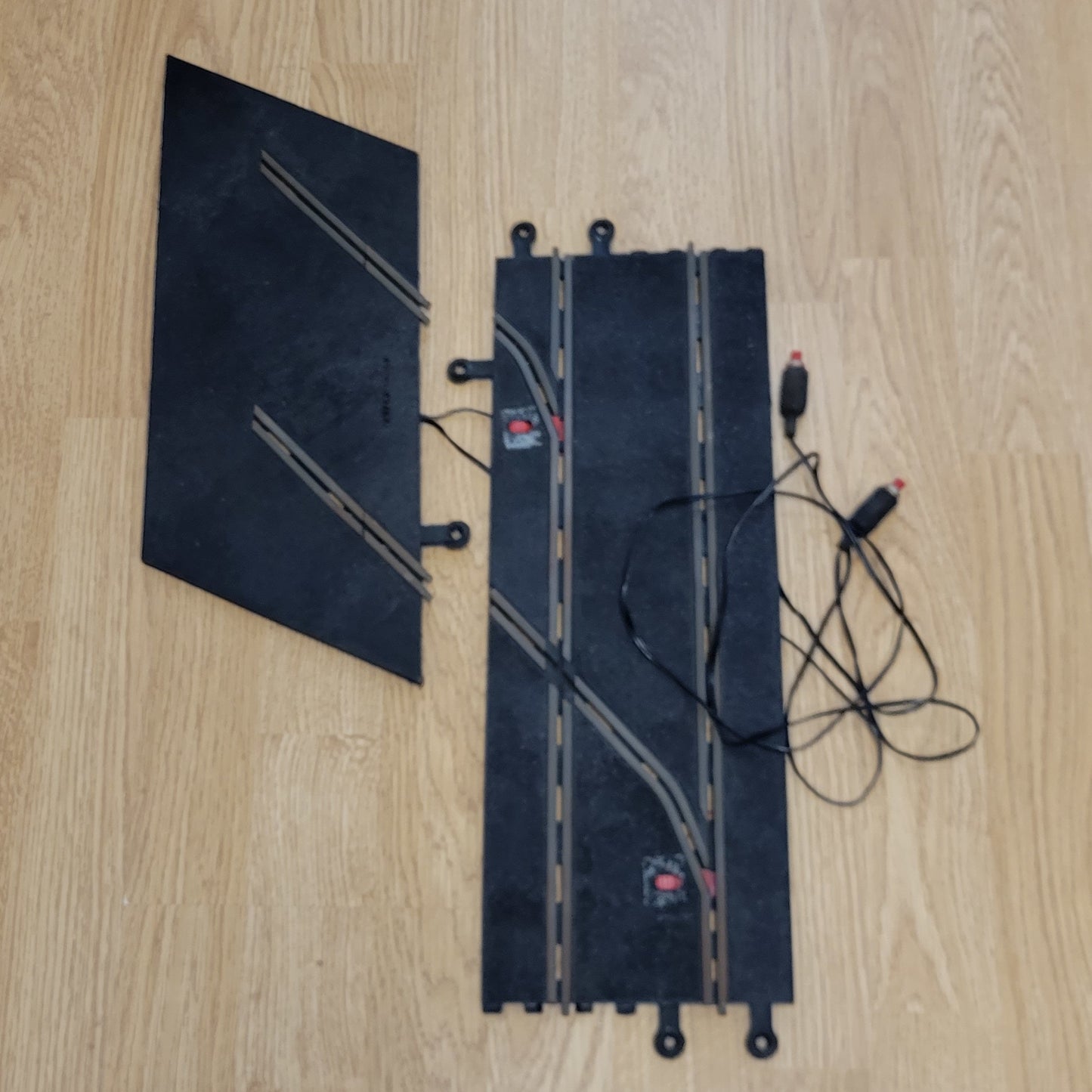 Scalextric Classic 1:32 Track - PT91 & A251 Le Mans Start Paddock #Y