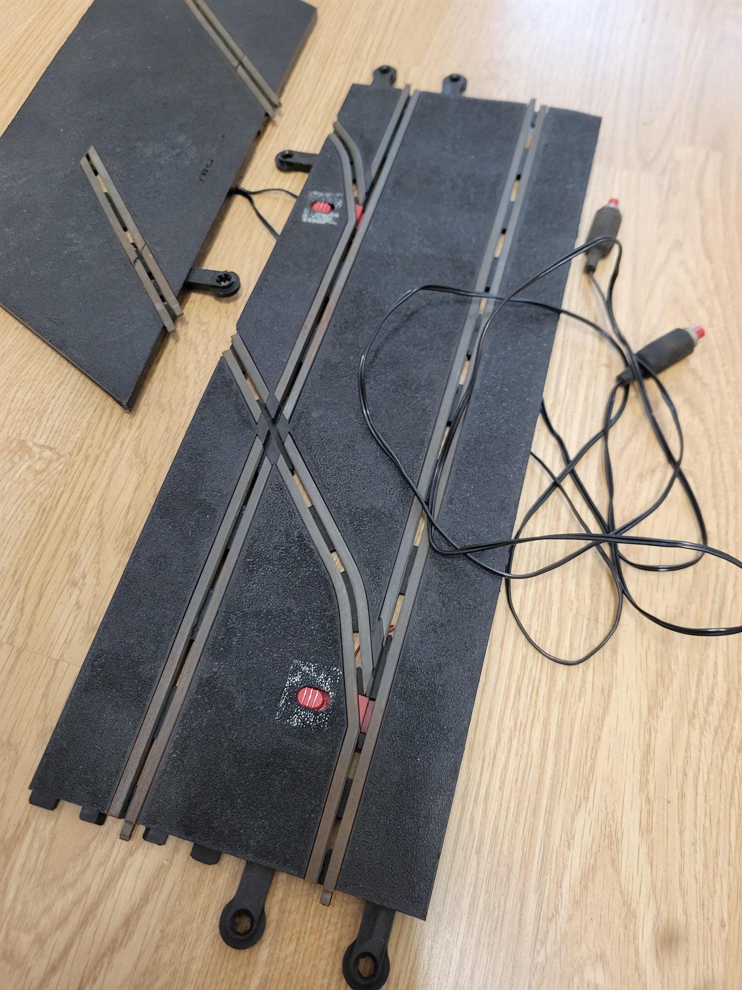 Scalextric Classic 1:32 Track - PT91 & A251 Le Mans Start Paddock #Y