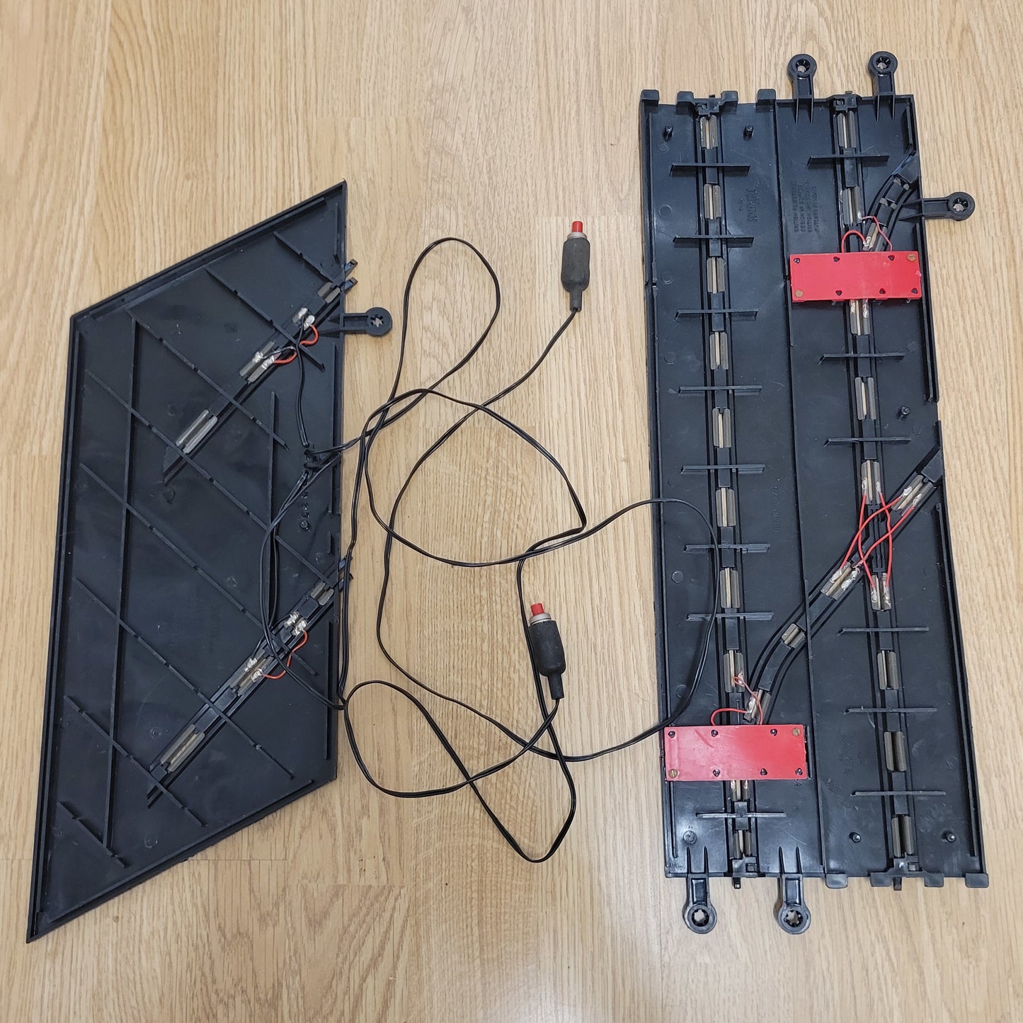Scalextric Classic 1:32 Track - PT91 & A251 Le Mans Start Paddock #Y