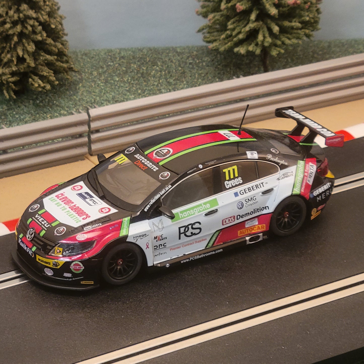 Scalextric 1:32 Car - C4174 VW Passat CC BTCC Crees *LIGHTS* #777