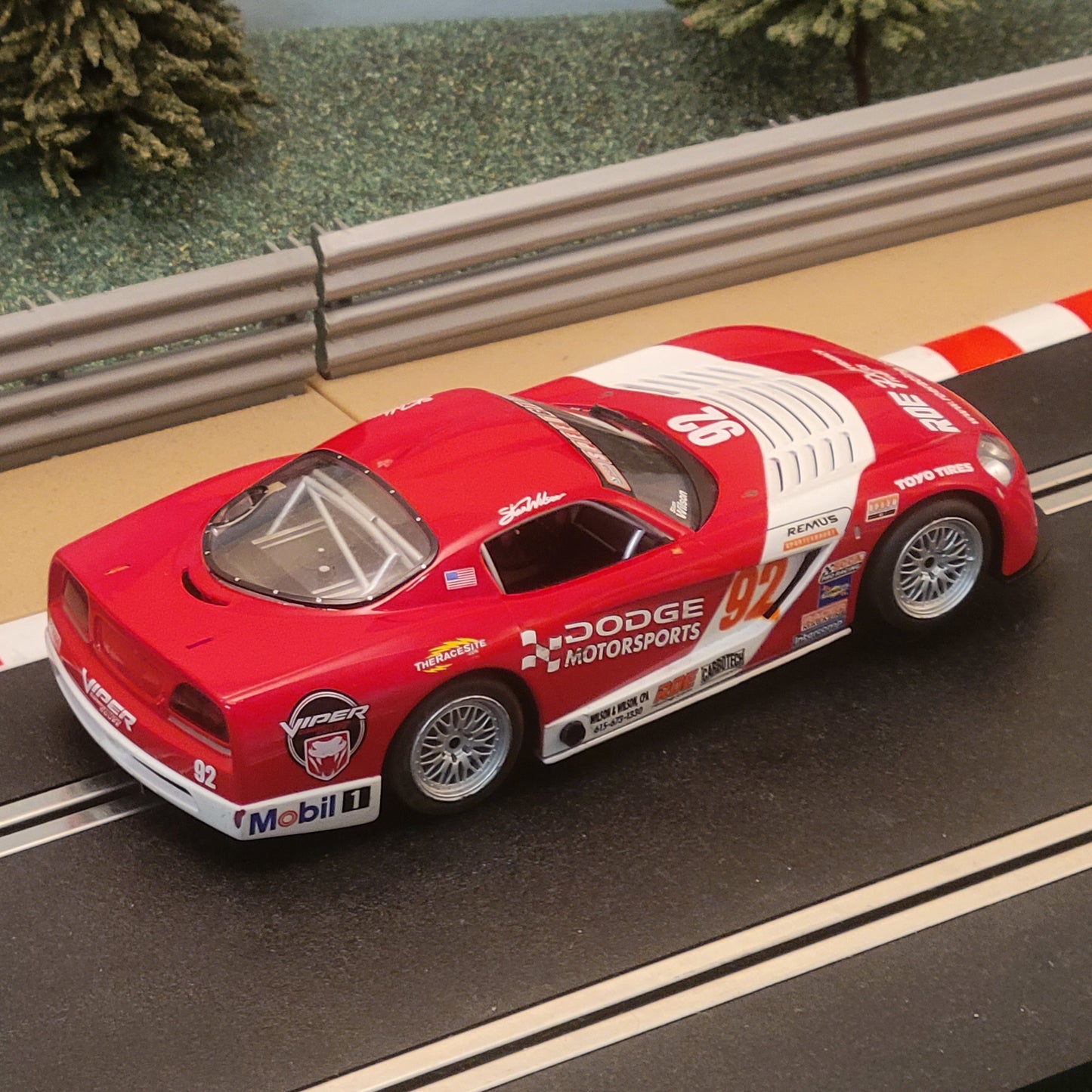 Scalextric 1:32 Digital Car - C2691D Red Dodge Viper #92 *LIGHTS* #J