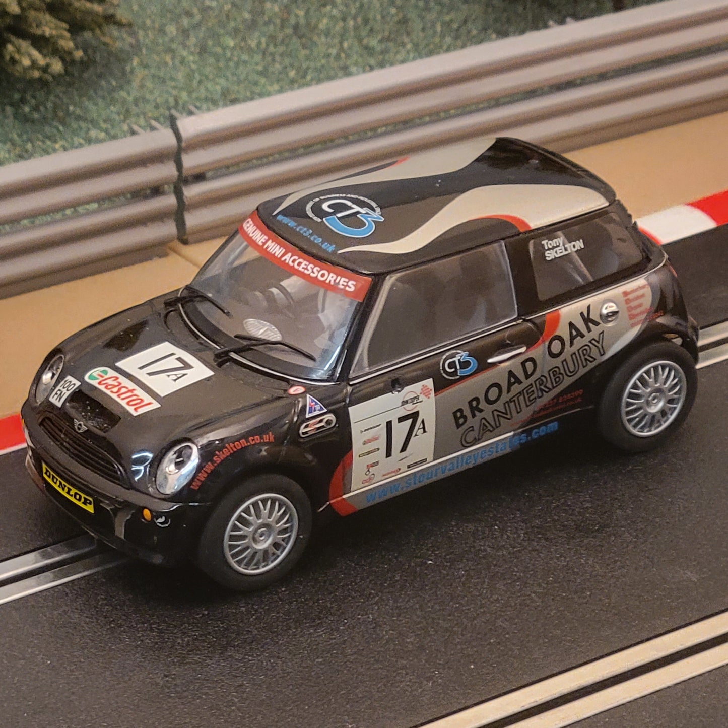 Scalextric 1:32 Digital Car - C2565D Black Mini Cooper Broad Oak #17 *LIGHTS* #J