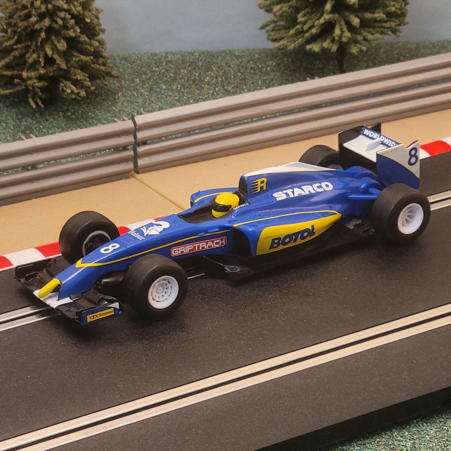 Scalextric 1:32 Digital Car - Team F1 Blue Griptrack Starco #8