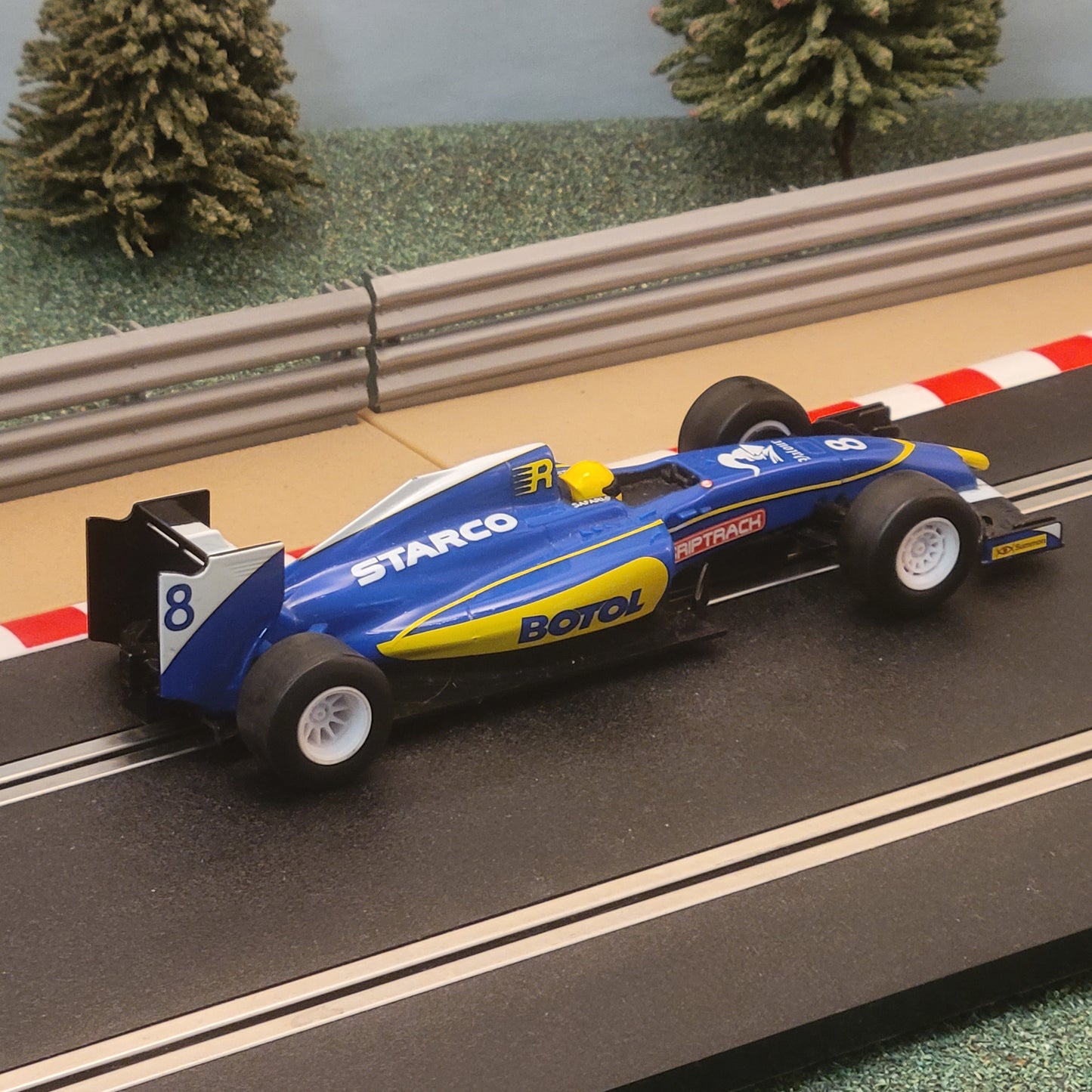 Scalextric 1:32 Digital Car - Team F1 Blue Griptrack Starco #8