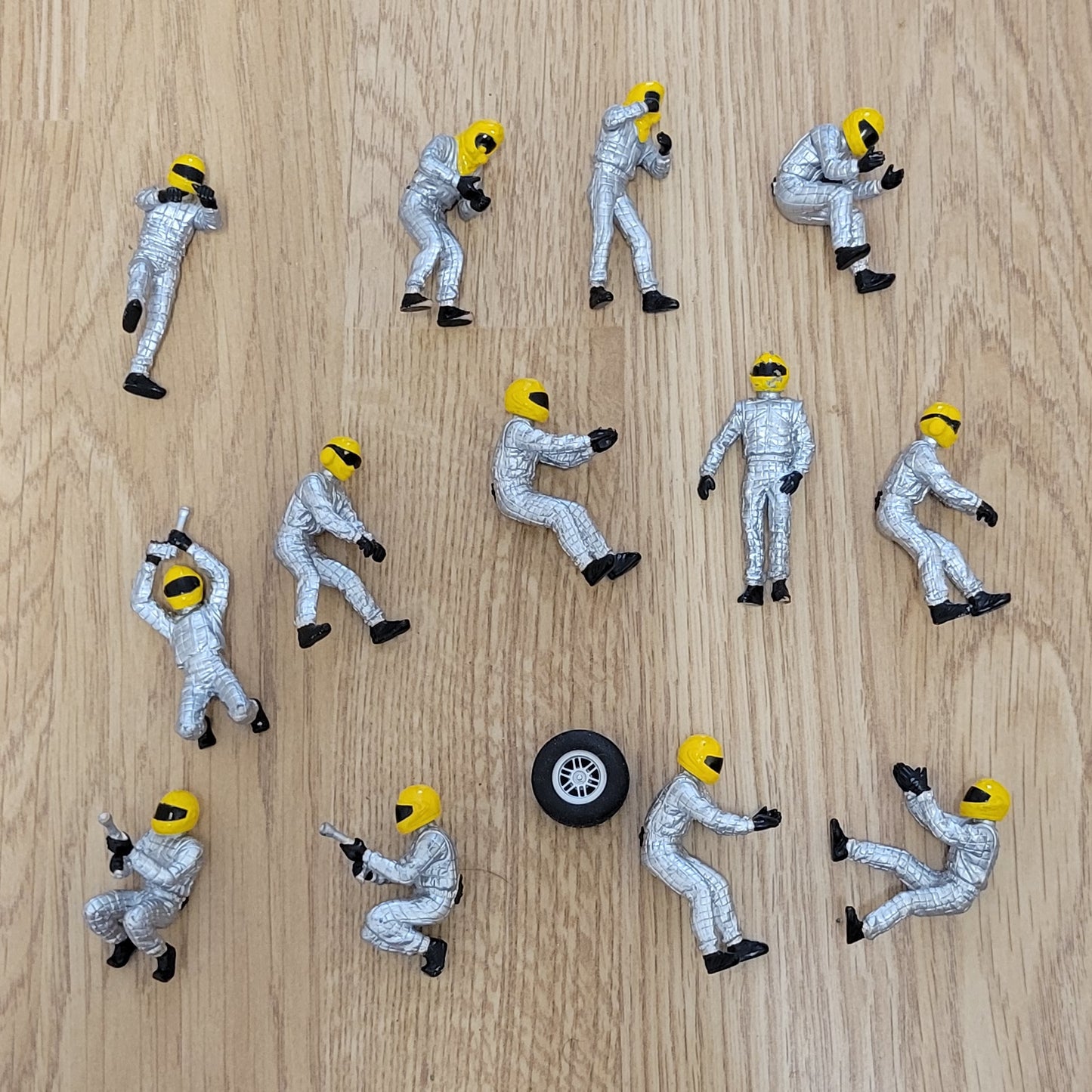 Scalextric 1:32 Pit Crew Figures Silver From C8292 C8294 #A
