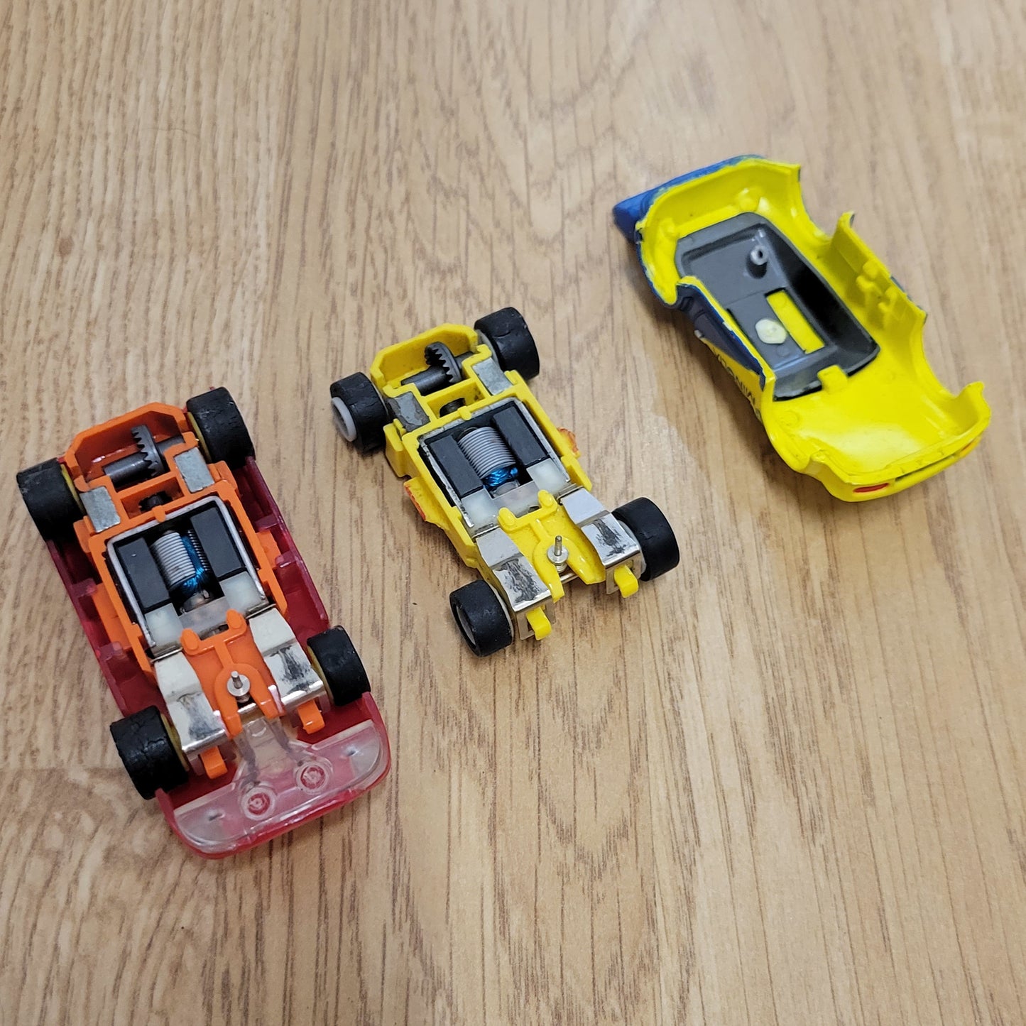 Micro Scalextric MR1 Marchon 1:64 Slot Cars - Porsche Le Mans Shell