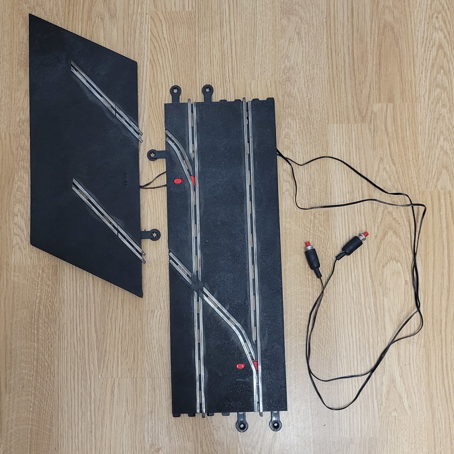Scalextric Classic 1:32 Track - PT91 & A251 Le Mans Start Paddock #A