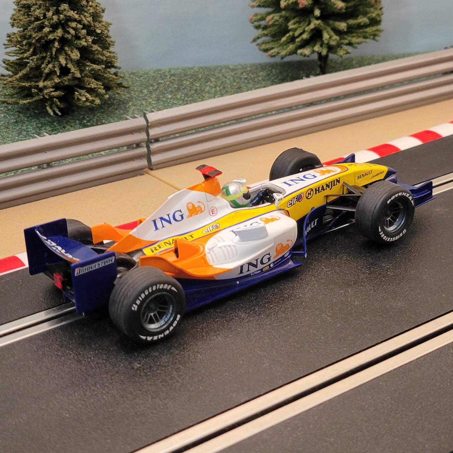Coche Digital Scalextric 1:32 - C2780D Renault F1 Team ING #3 #MC