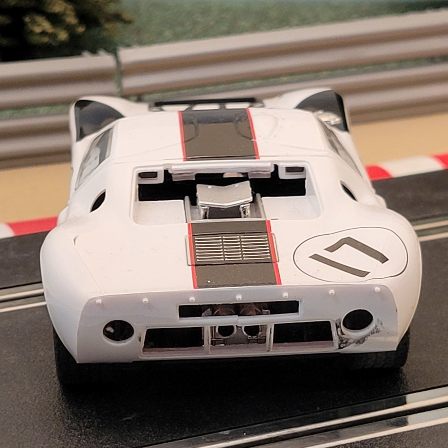 Scalextric 1:32 Car - C3653 Ford GT40 Sebring 1967 Grossman/McNamara #17 LIGHTS