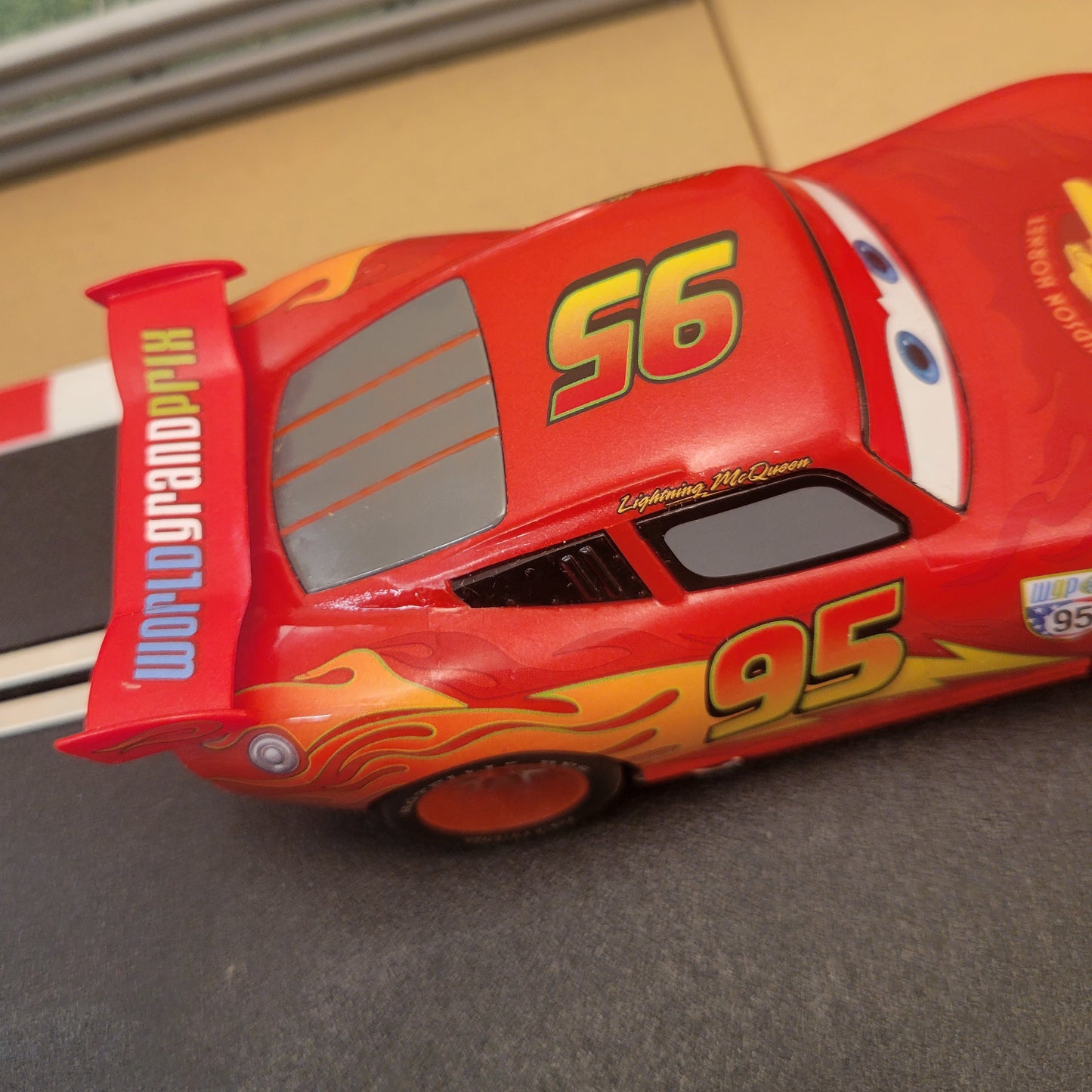 Coche Scalextric 1:32 - C3186 Disney Pixar Rayo McQueen
