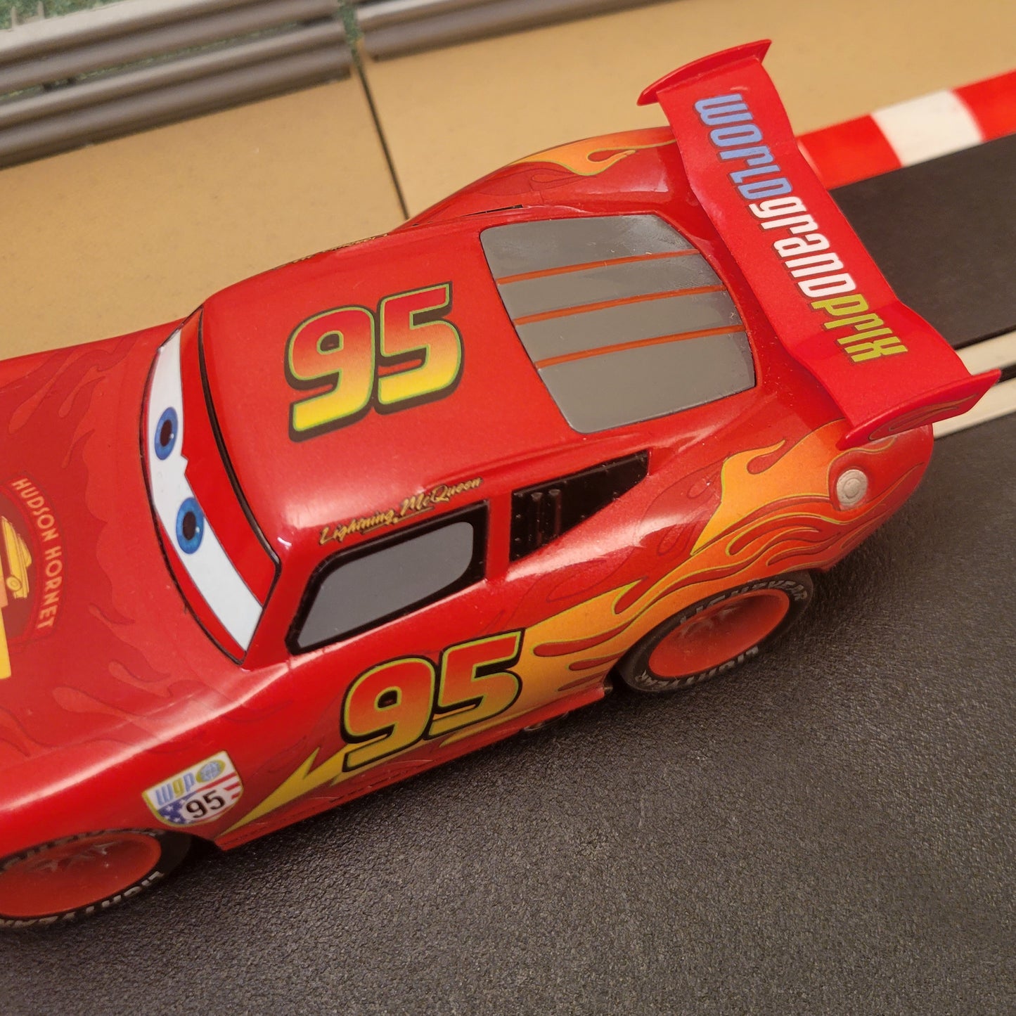 Coche Scalextric 1:32 - C3186 Disney Pixar Rayo McQueen