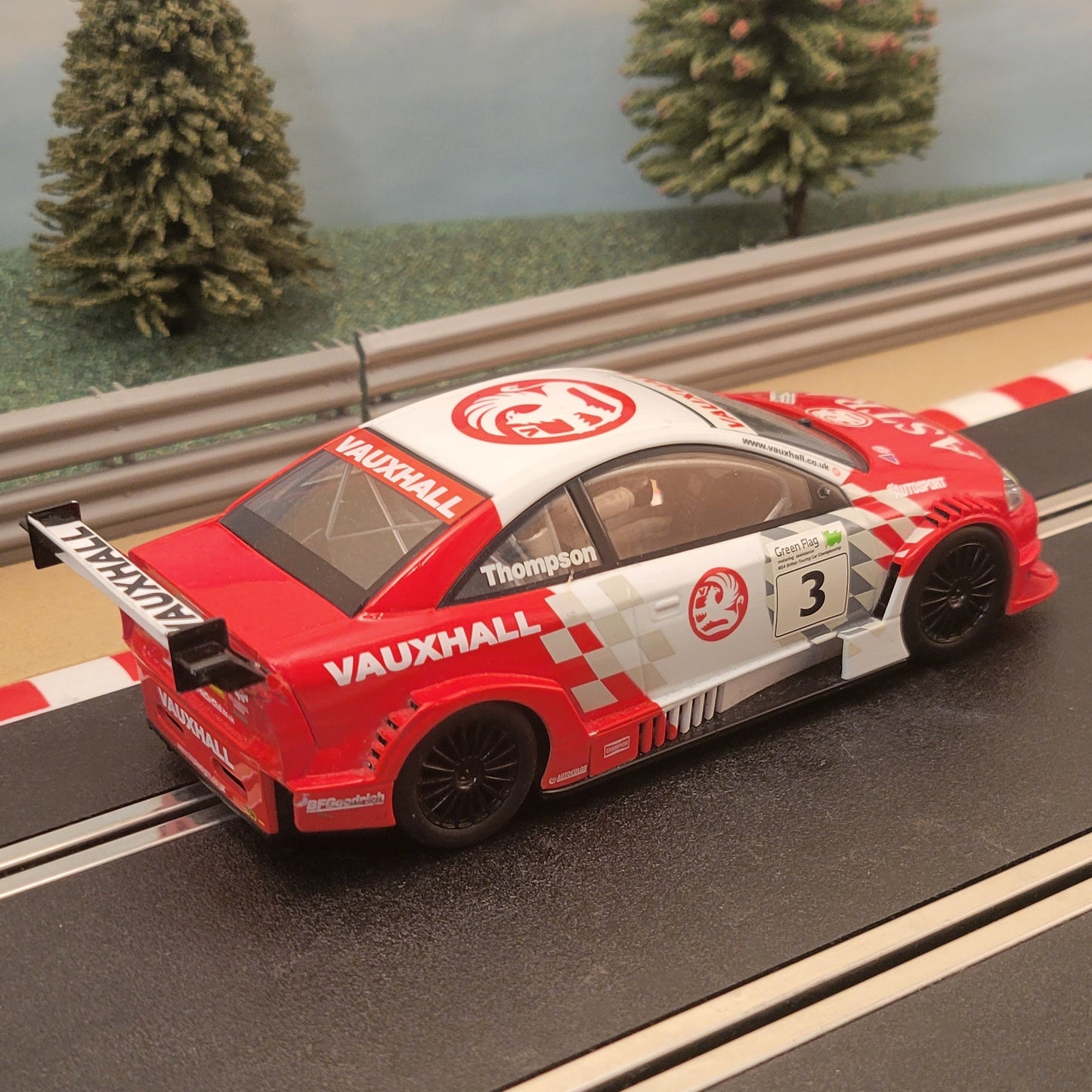 Coche Scalextric 1:32 - C2528 Rojo / Blanco DTM Opel V8 Coupé #3 *LUCES* #MWS