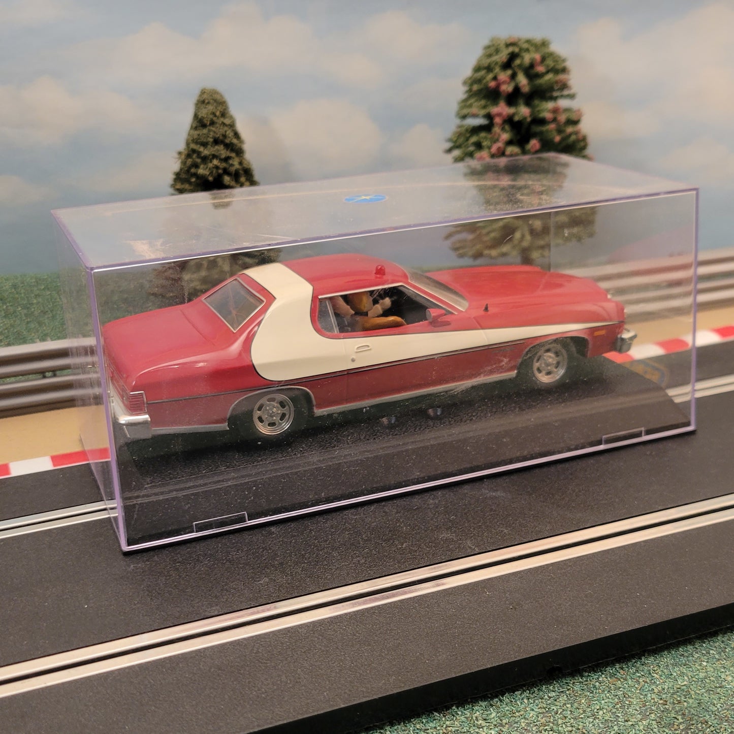Scalextric 1:32 Car - C2553 Ford Gran Torino 1976 Starsky & Hutch *LIGHTS*