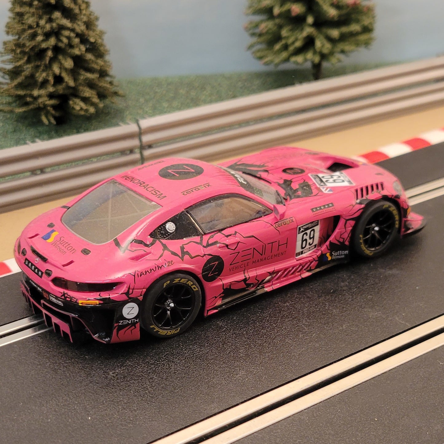 Scalextric 1:32 Car - C4451 Mercedes AMG GT3 Spa 24h #69 *LIGHTS* #S