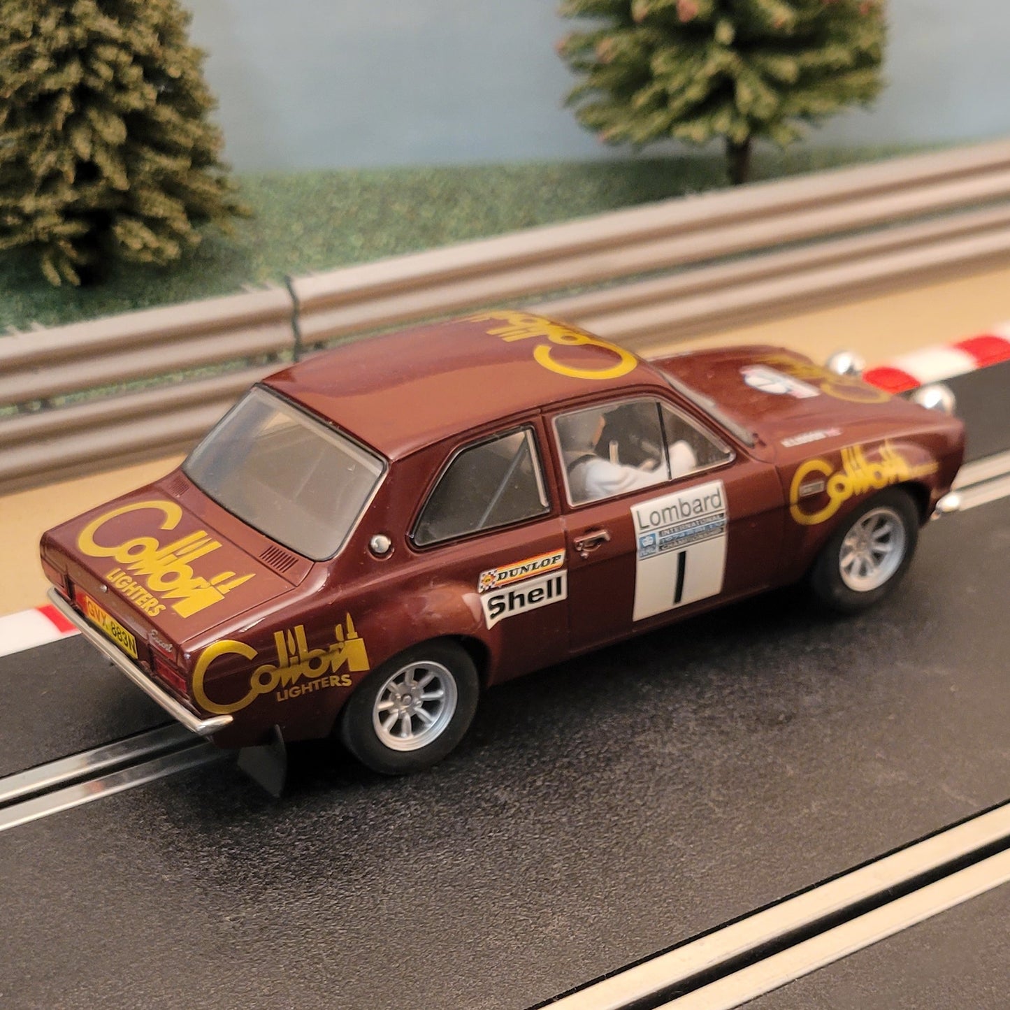 Scalextric 1:32 Car - C2757 Ford Escort RS 1600 Makinen #1 *LIGHTS*
