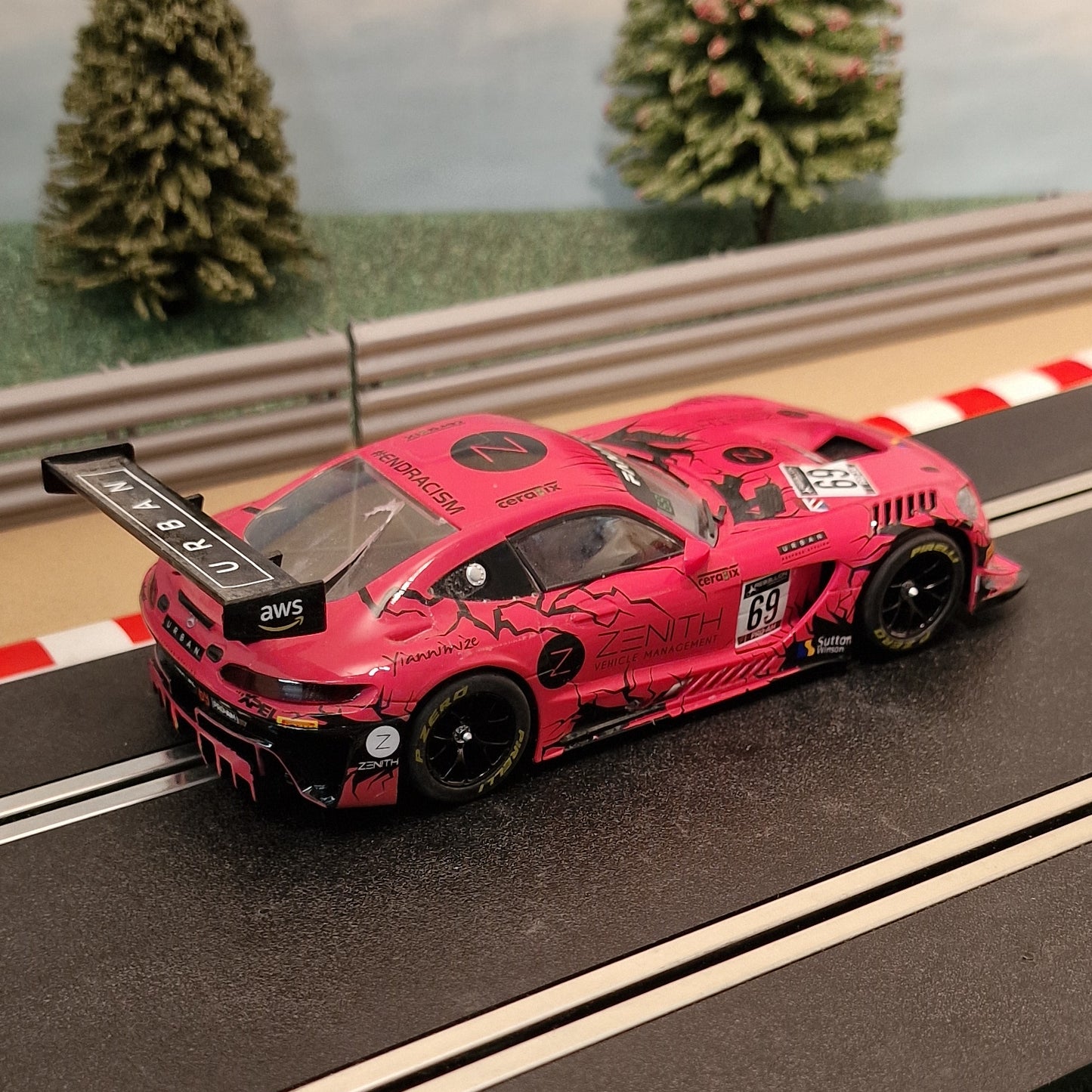 Scalextric 1:32 Car - C4451 Mercedes AMG GT3 Spa 24h #69 *LIGHTS* #Q