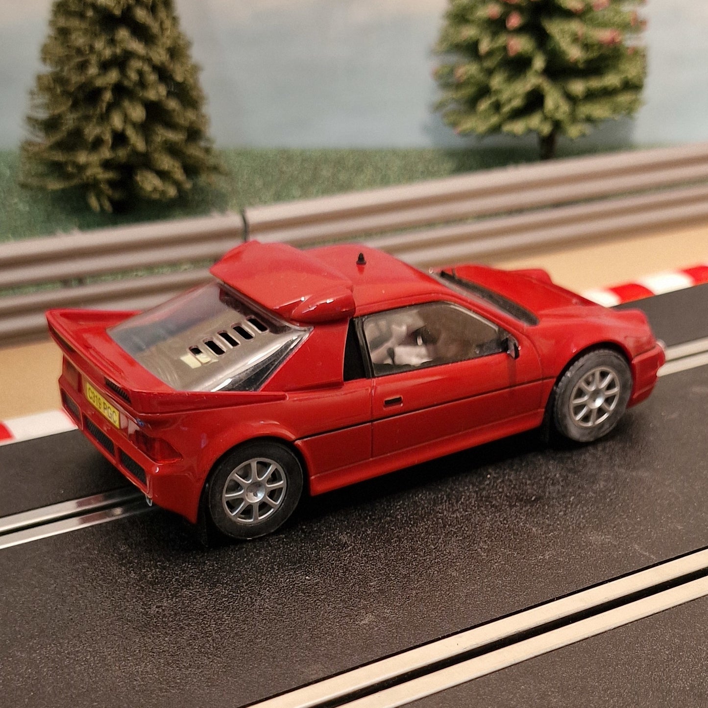 Scalextric 1:32 Car - C3319 Red Ford RS200 *LIGHTS*