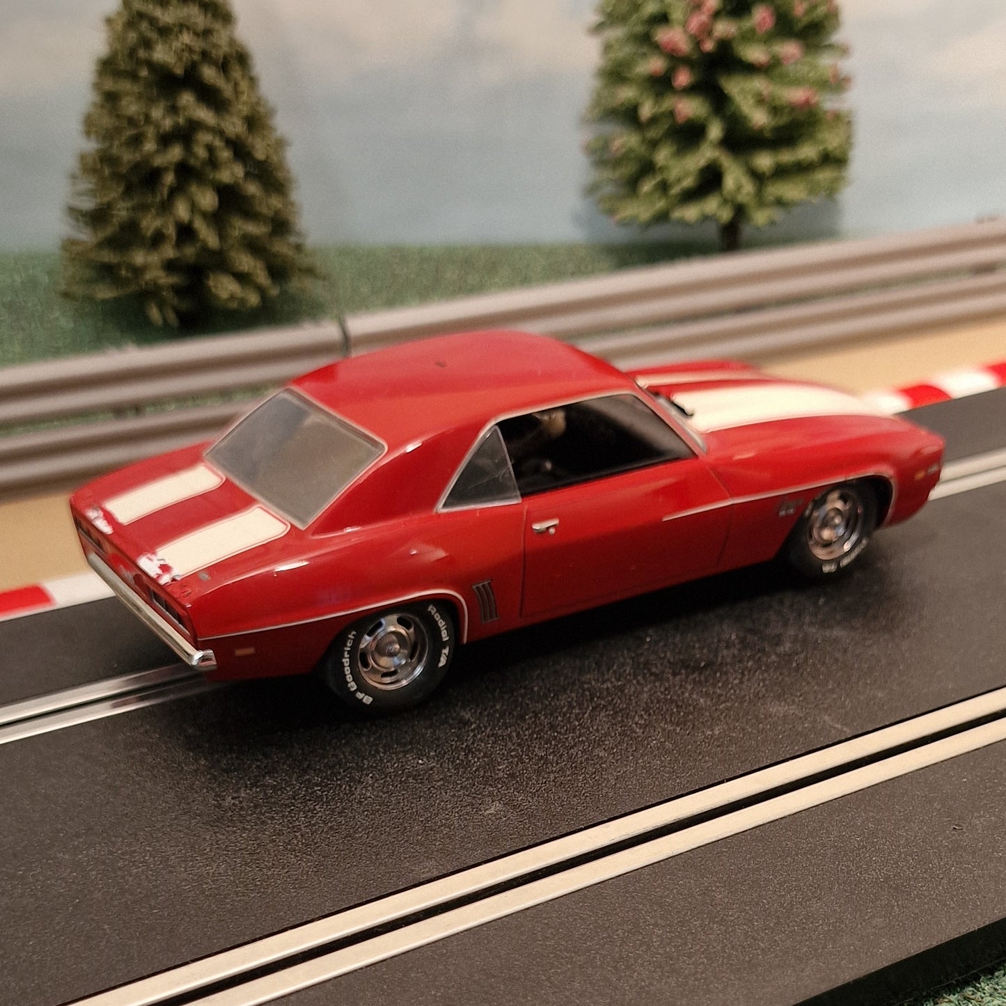 Scalextric 1:32 Car - C2573 Chevrolet Camaro 'SS' Street Car *LIGHTS*