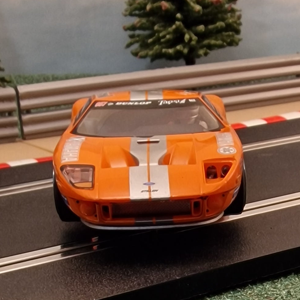 Scalextric 1:32 Car - C2882 Orange Stillen Ford GT #907 *LIGHTS*