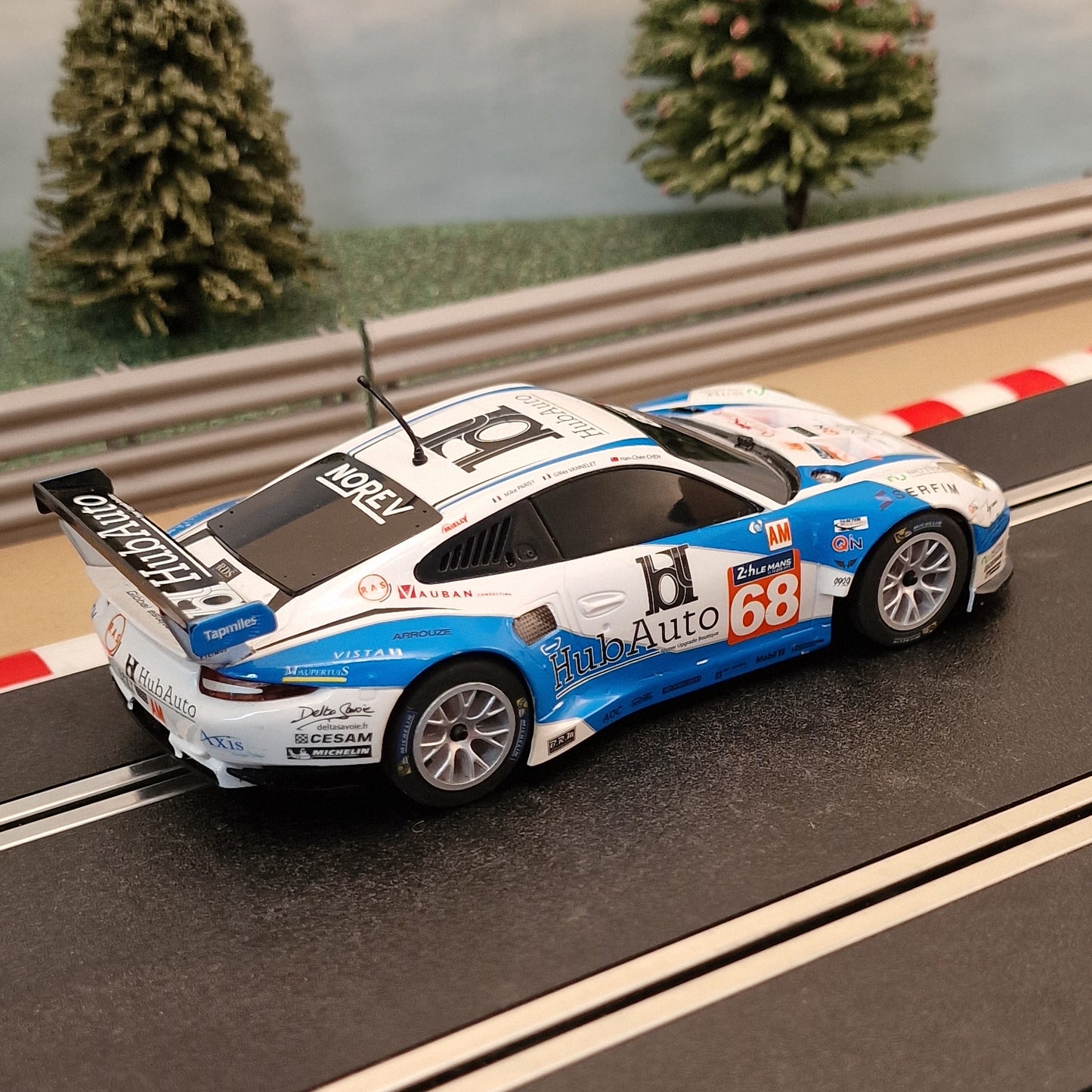 Scalextric 1:32 Car - Blue & White Porsche RSR 911 Le Mans #68 *LIGHTS* #WM
