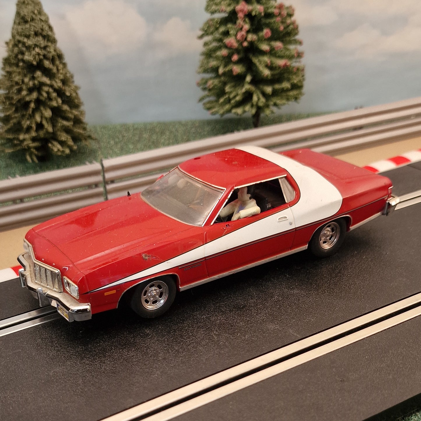 Scalextric 1:32 Car - C2553 Ford Gran Torino 1976 Starsky & Hutch *LIGHTS* #K